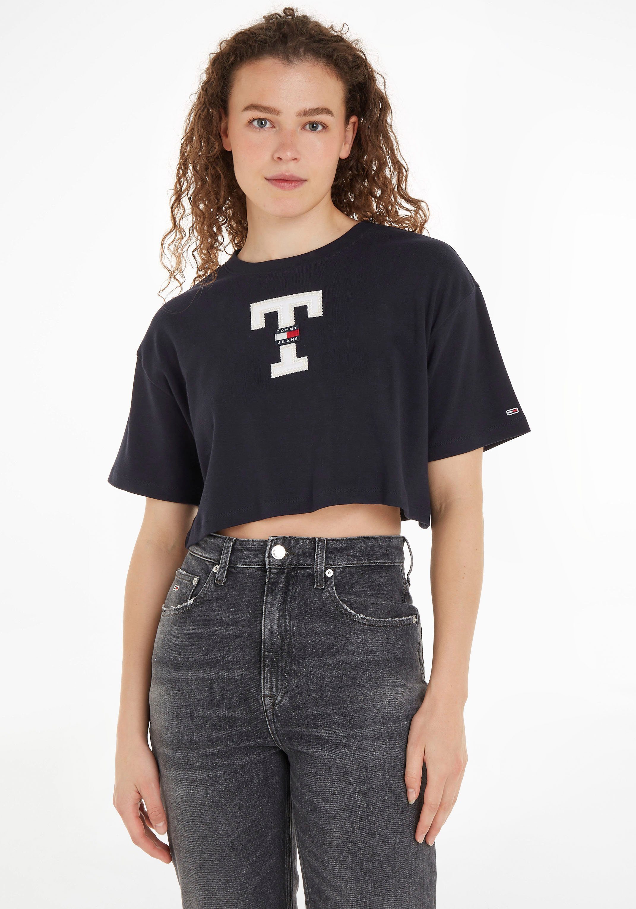 Tommy Jeans T-Shirt TJW CLS MODERN PREP FLAG TEE mit Labeldruck auf der  Brust