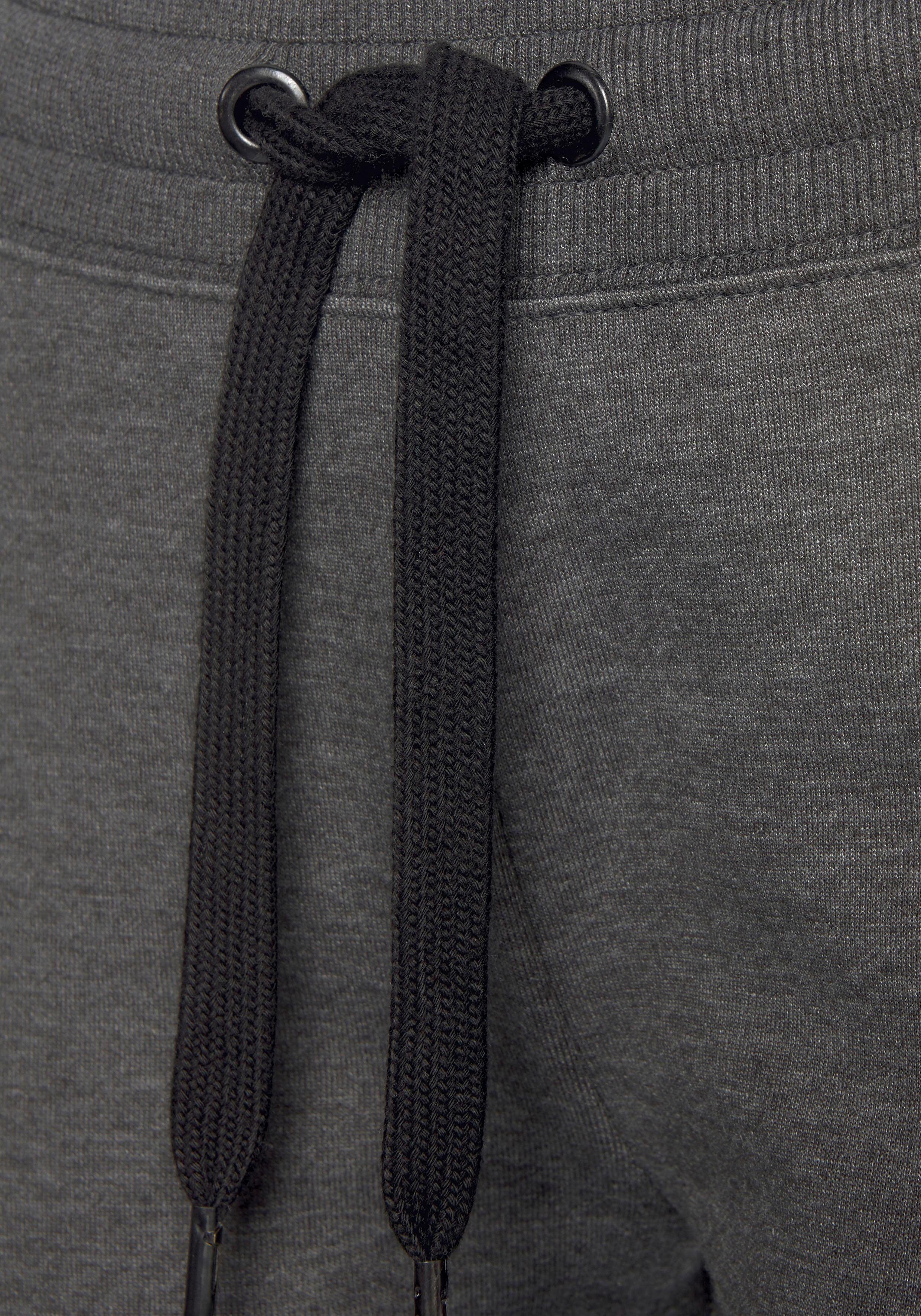 Bench. Loungewear Relaxshorts mit Seitenstreifen, Loungewear