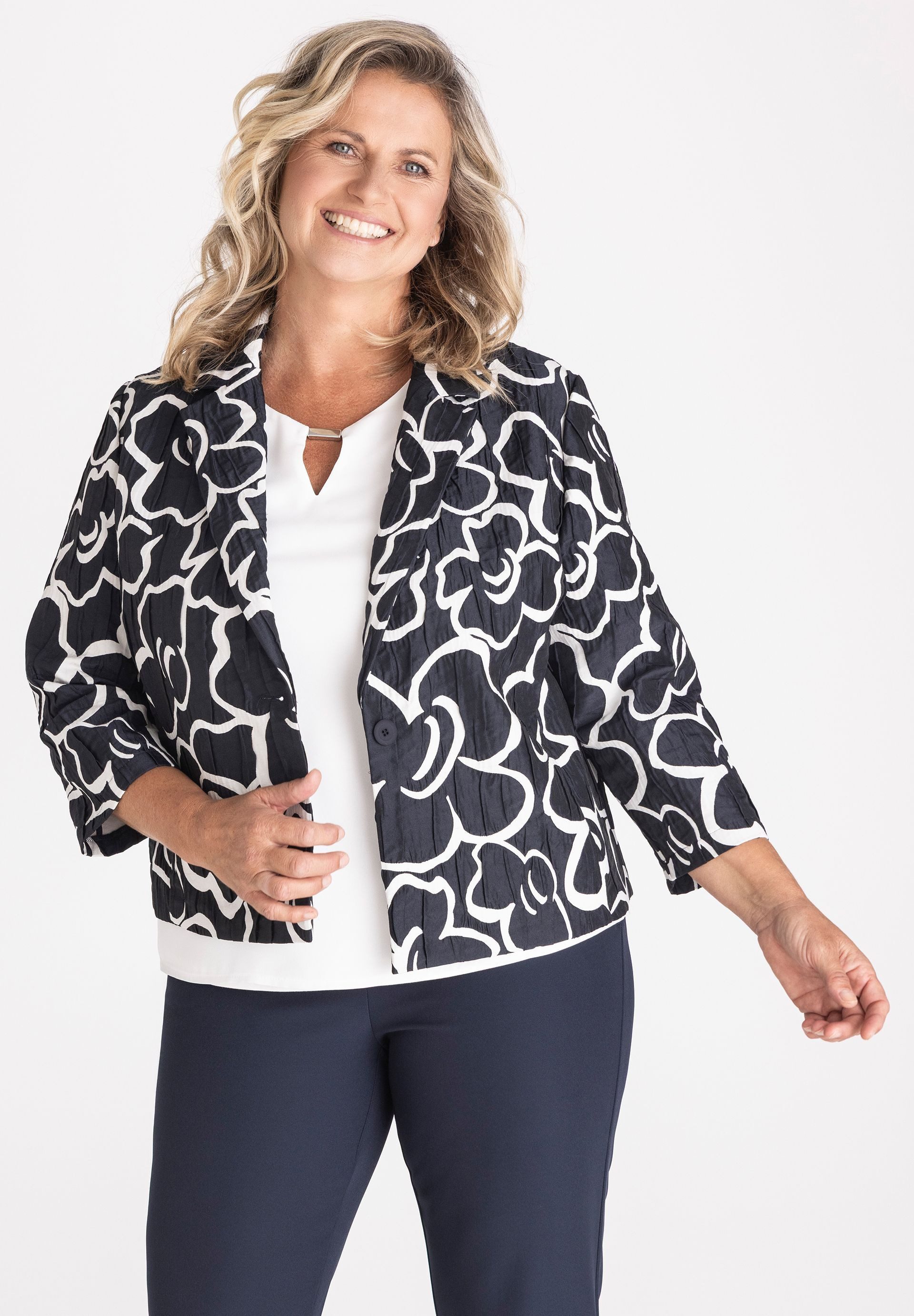 FRANK WALDER Kurzblazer mit großem Blumenprint