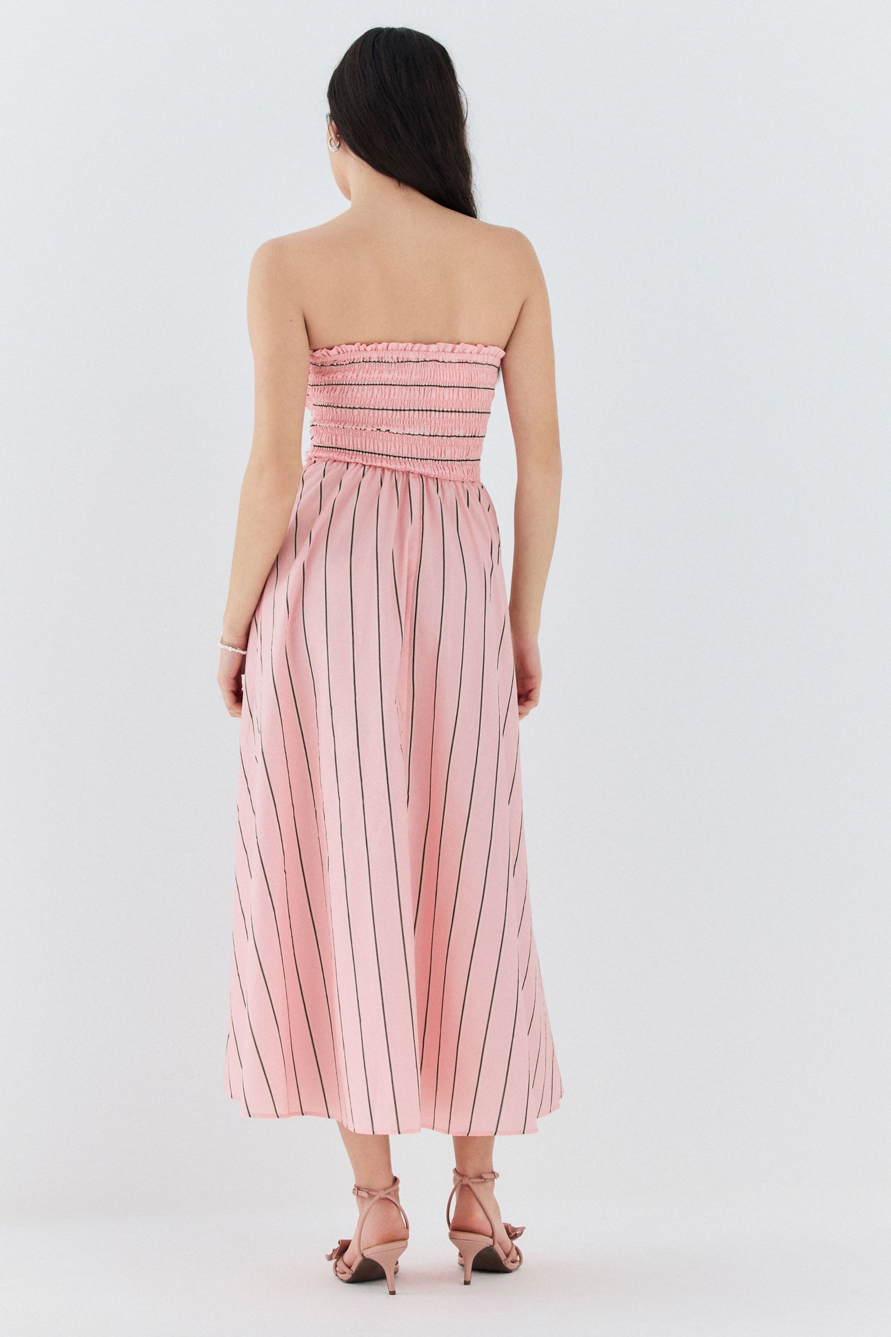 Next Midikleid Festliches Bandeau-Midikleid mit gerafftem Mieder (1-tlg) – Bild 2 von 5