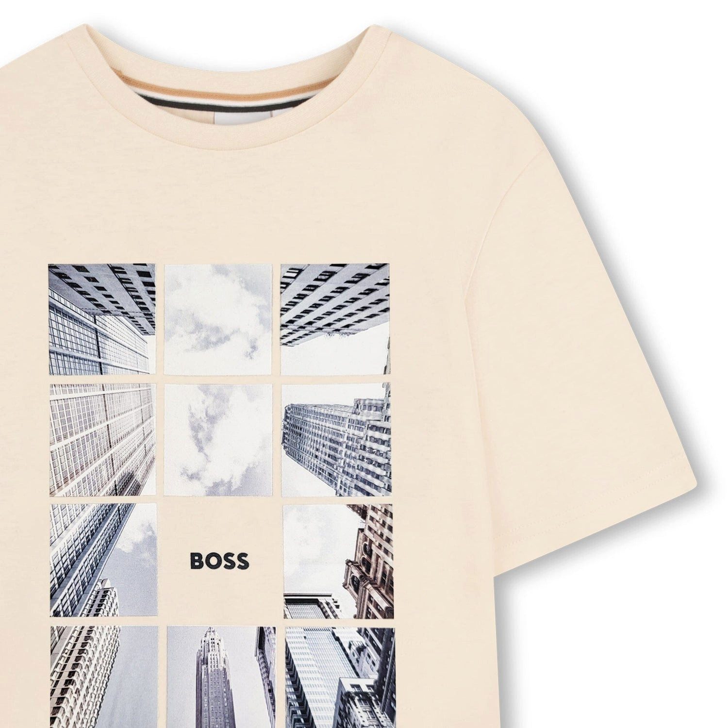 Boss Kidswear T-Shirt BOSS Kids – Kurzärmeliges T-Shirt „Hell Beige“ (City-Grid Print)