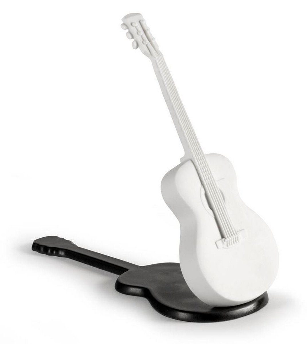 Casa Padrino Dekofigur Casa Padrino Luxus Porzellan Akustische Gitarre Weiß / Schwarz 20 x H. 18 cm - Handgefertigte Wohnzimmer Deko Skulptur | Dekofiguren