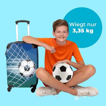 NoBoringSuitcases.com© Koffer Fußball - Tor - Netz - Schießen - Jungen 67x43x25cm, 4 Rollen, Mittelgroßer Koffer für Jungen, Kinder Trolley