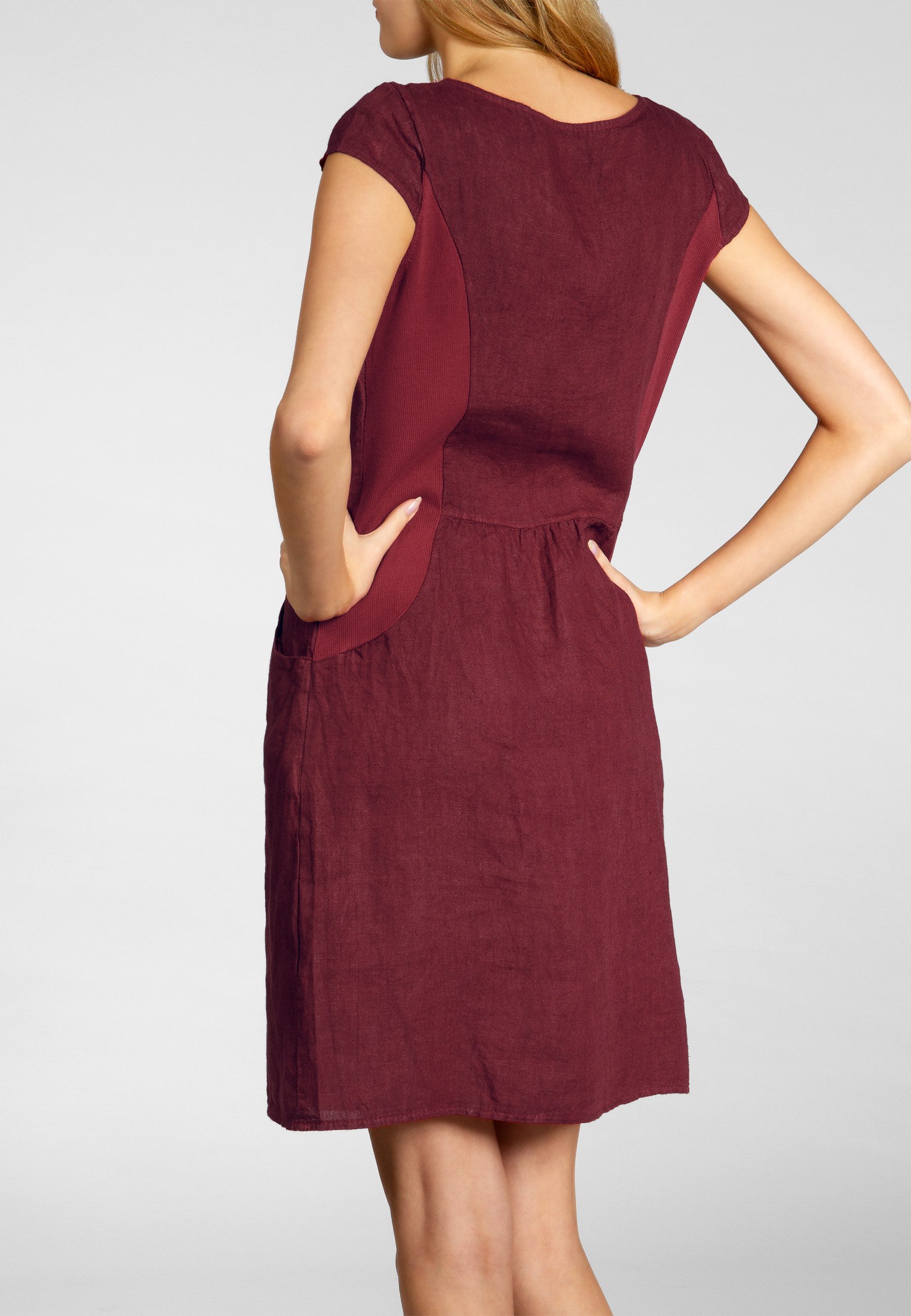 Caspar Sommerkleid SKL020 knielanges Damen Sommer Leinenkleid mit eleganter Metallspange Luftig leicht, figurumspielende Form, mit seitlichem Jersey-Einsatz – Bild 3 von 5