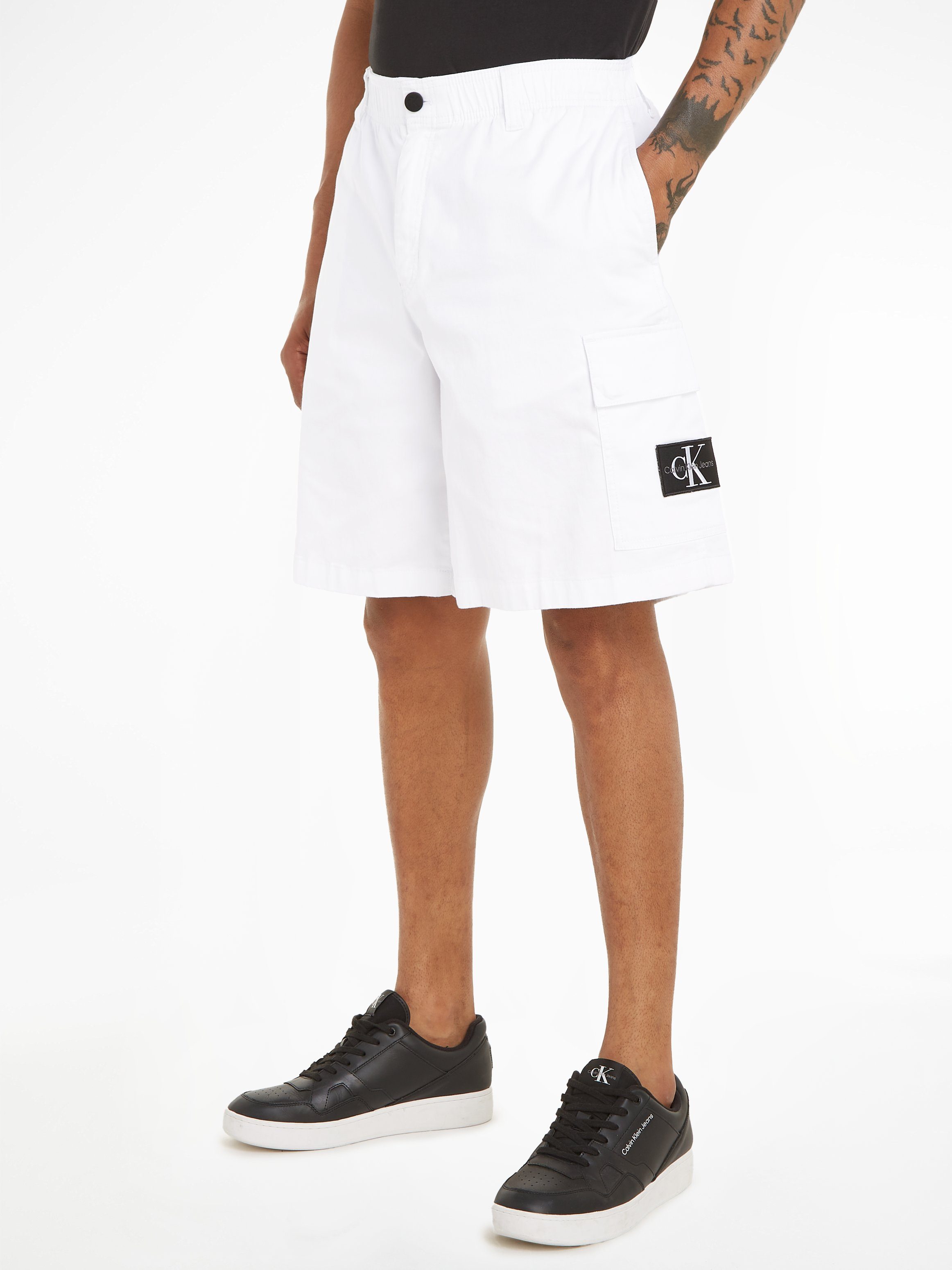 Calvin Klein Jeans Cargohose CARGO SHORT mit Logopatch