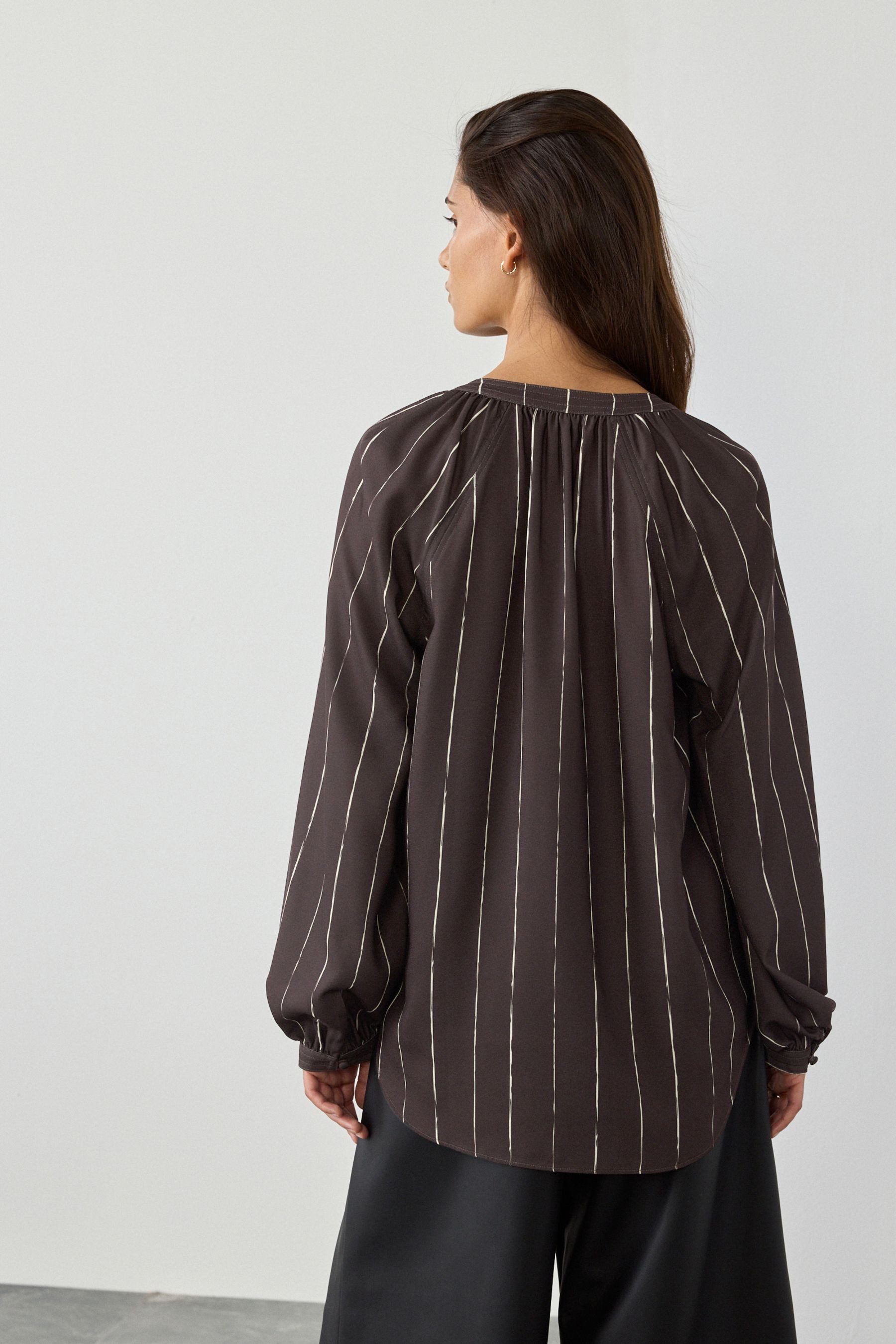 Next Langarmbluse Langärmelige Bluse mit V-Ausschnitt (1-tlg) günstig online kaufen