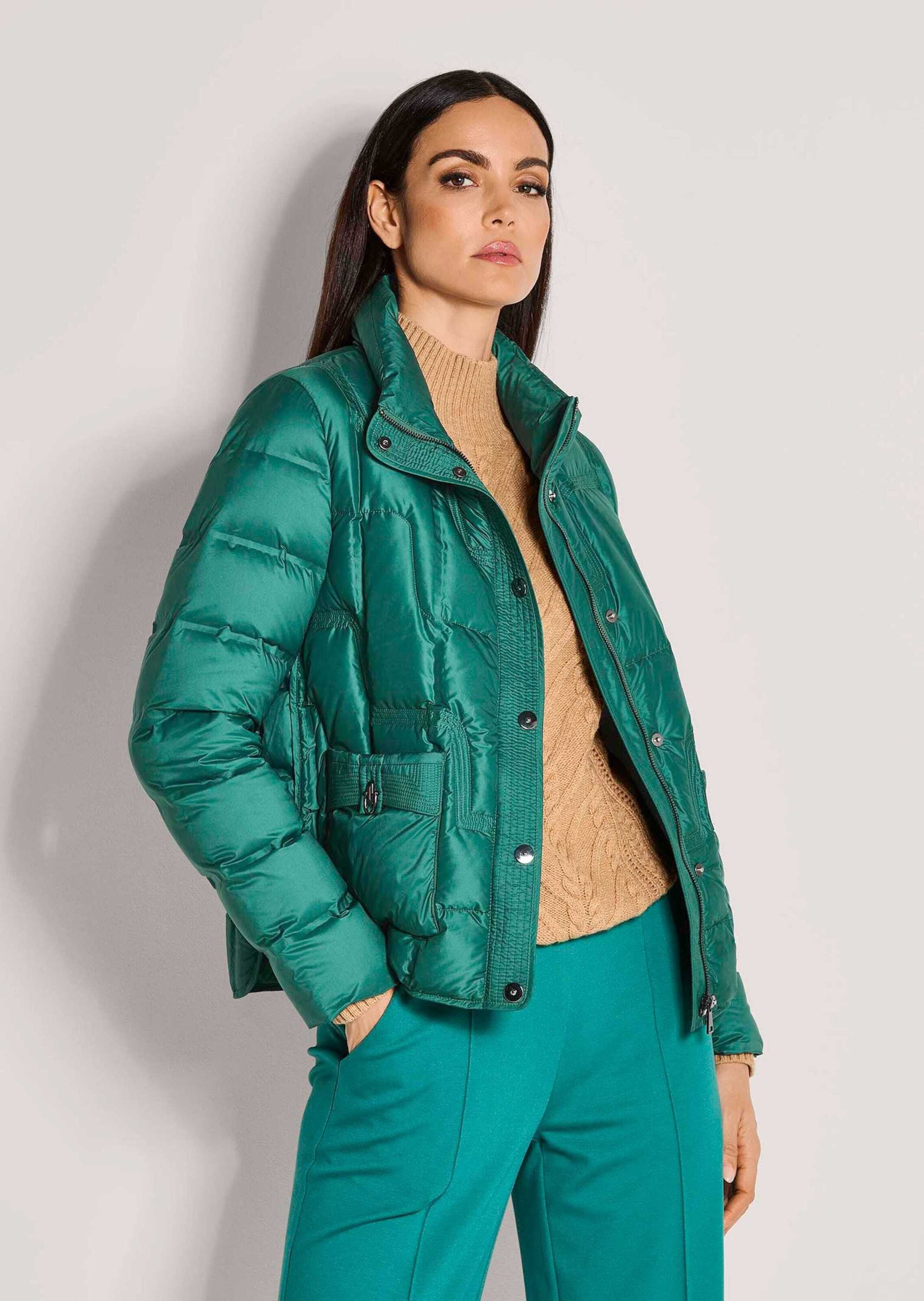 MADELEINE Steppjacke Modische Jacke für kalte Tage Wattierte Steppung mit hohem Stehkragen und langen Ärmeln