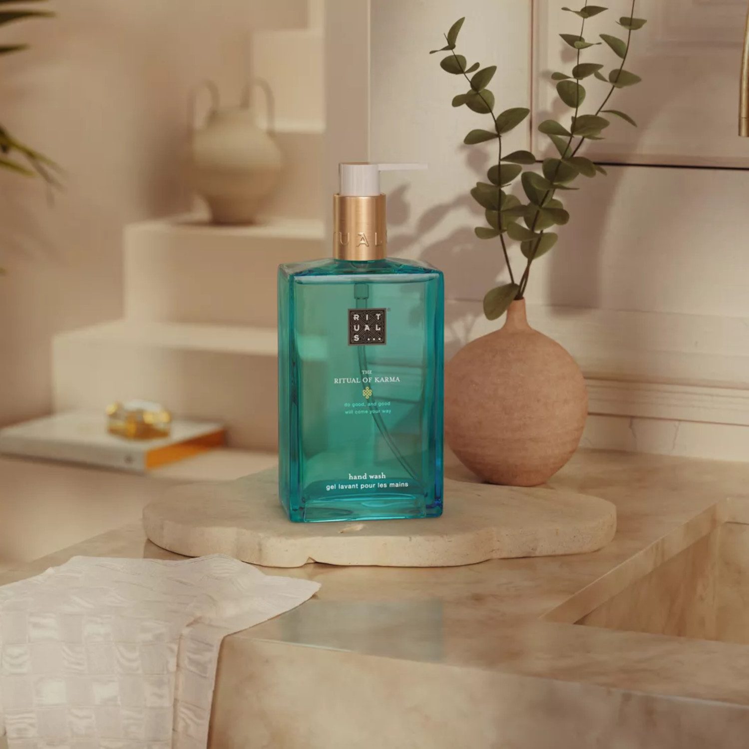 Rituals Flüssigseife Rituals The Ritual Of Karma Hand Wash 300ml, 1-tlg., Flüssige Handseife mit Lotus & Weißtee Duft