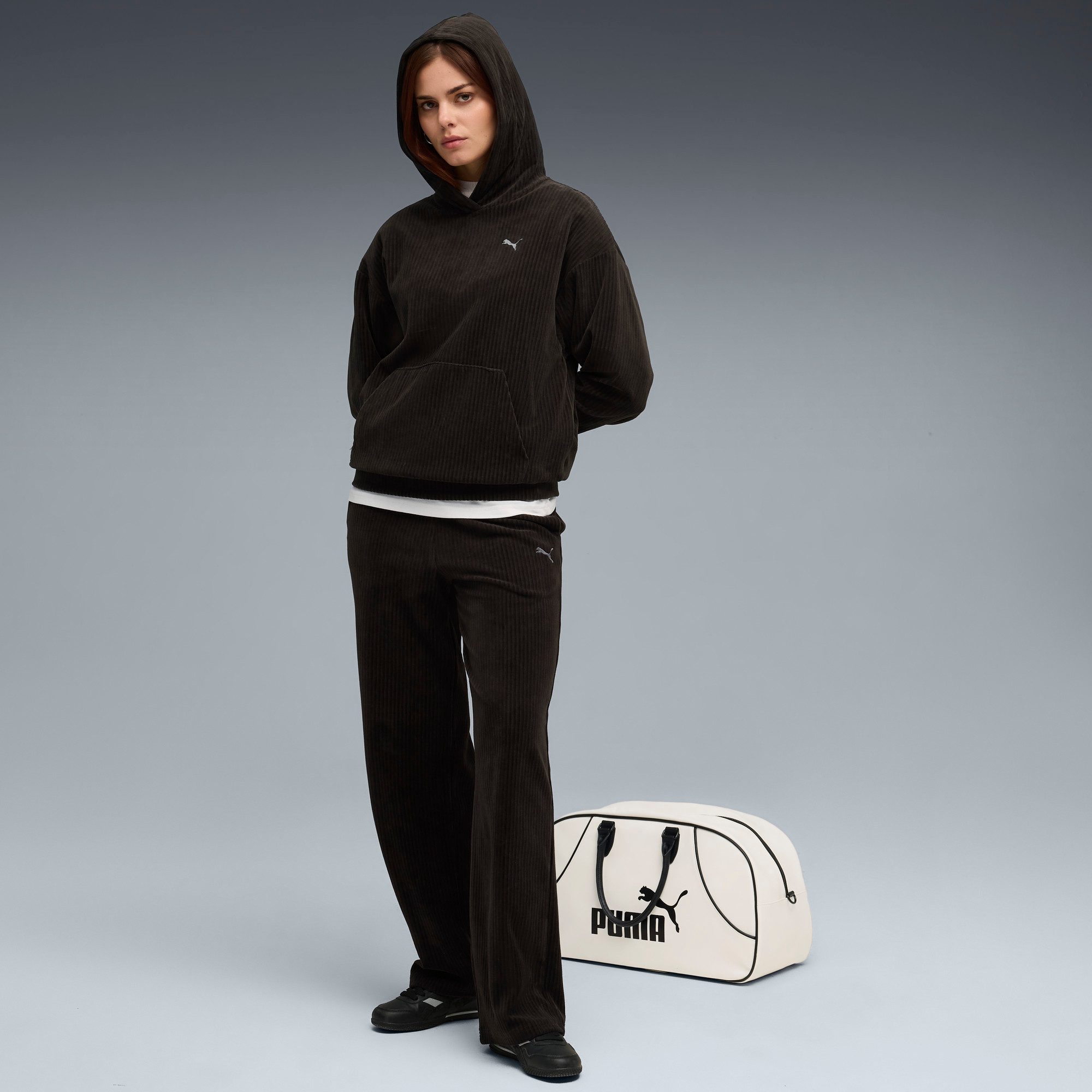 PUMA Kapuzensweatshirt ESS ELEVATED COMFORT VELOUR RIB HOODIE mit Kängurutasche, sportlicher Stil – Bild 3 von 5
