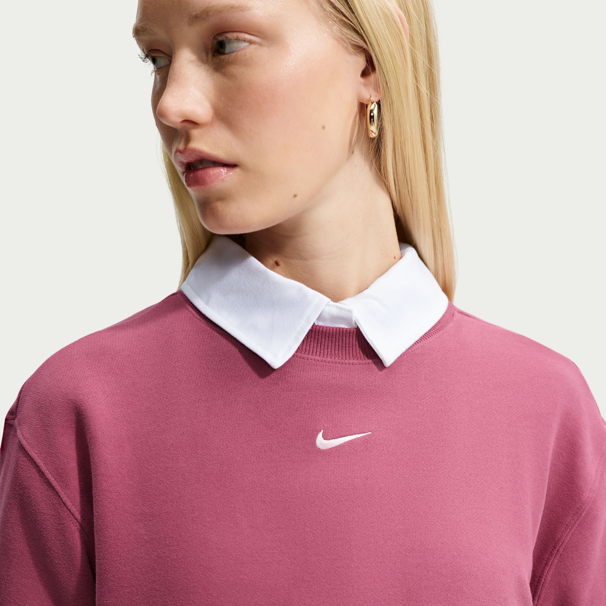 Nike Sportswear Sweatshirt W NK STDO FLC LW STD CREW mit Rundhalsausschnitt, aus angerauter Sweatware, in normaler Länge