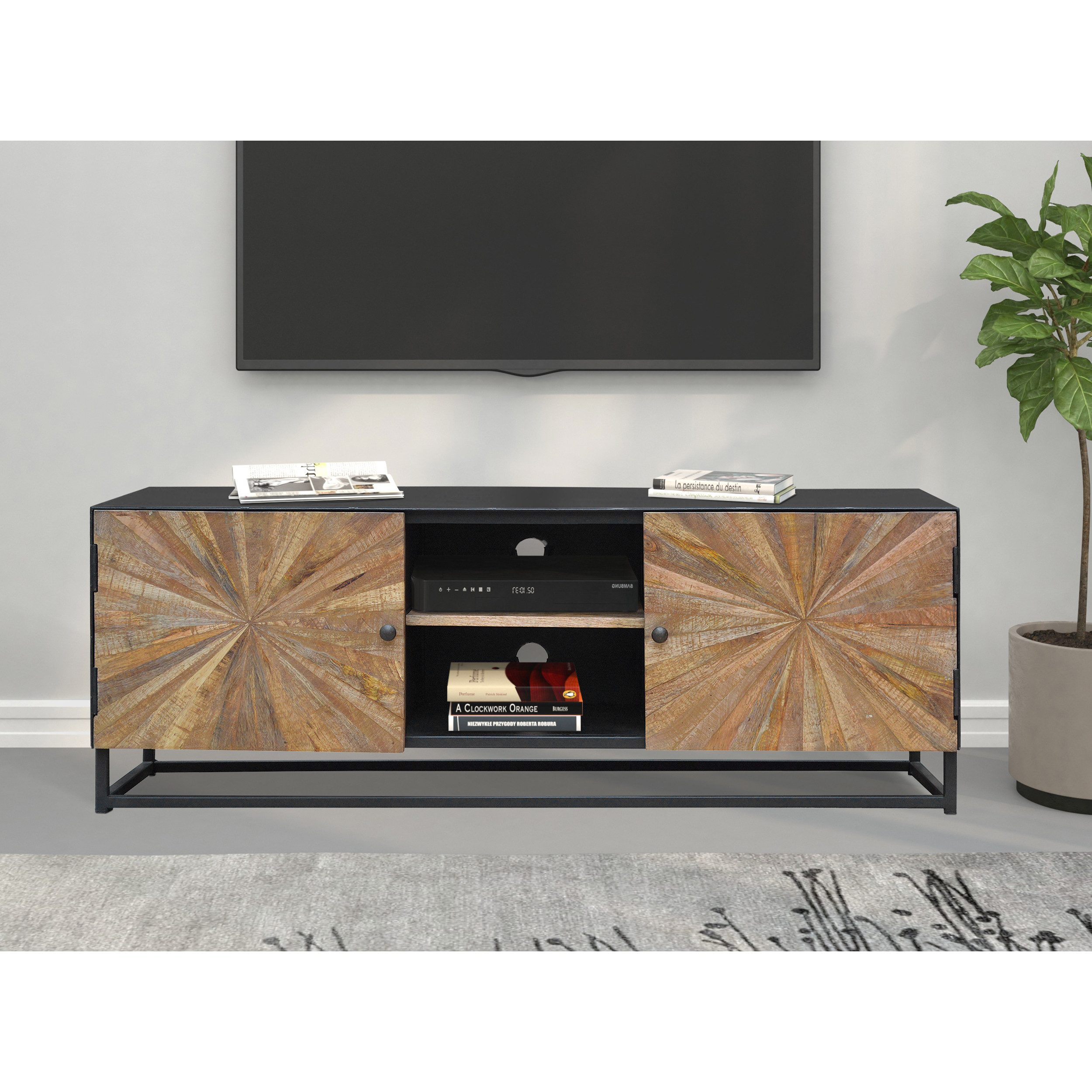 loft24 Lowboard Tanay, TV-Bank Fernsehschrank, Mangoholz, 2 Türen, Metallge günstig online kaufen