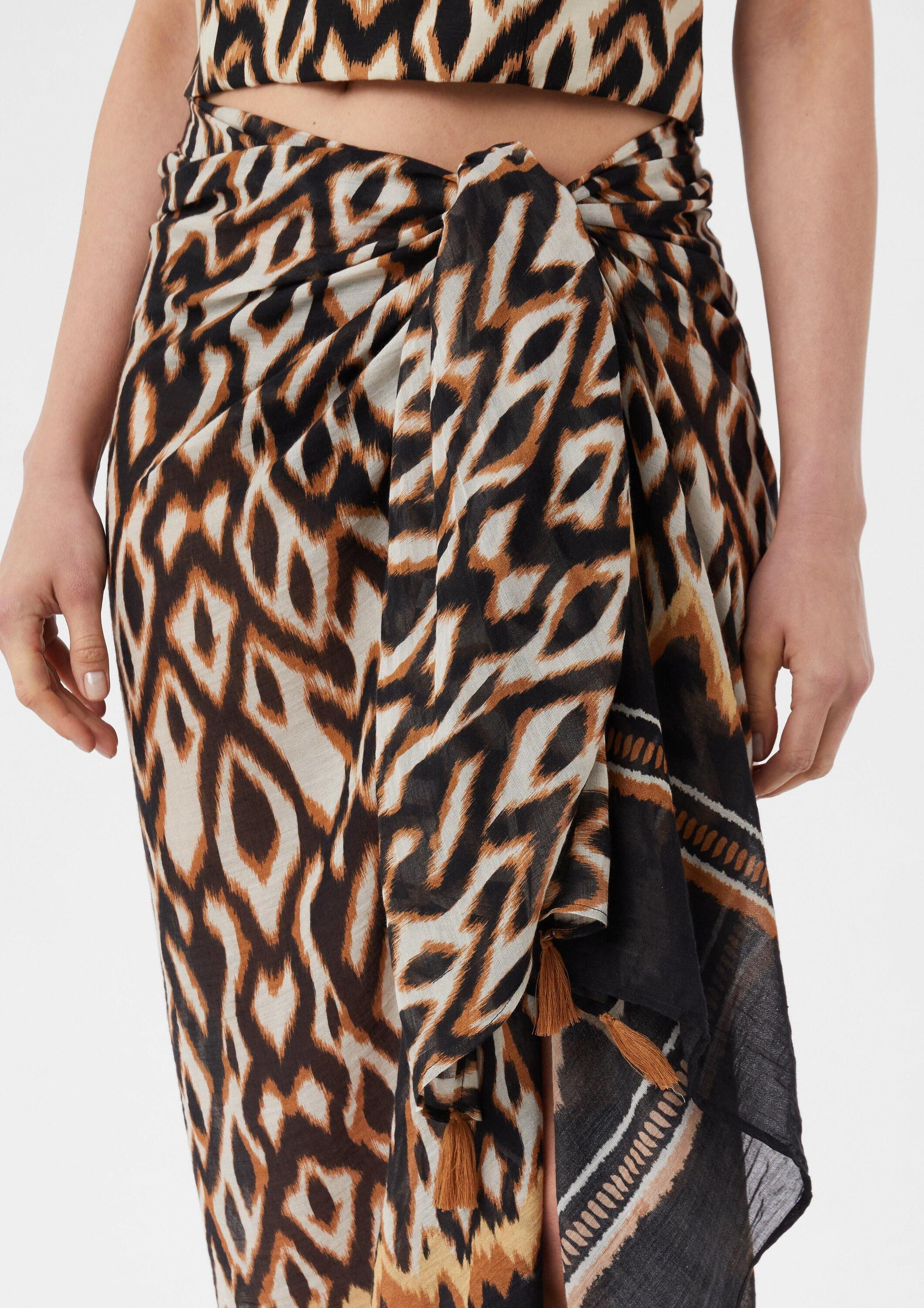 comma Poncho Tuch Pareo aus Baumwollmix mit All-over-Print