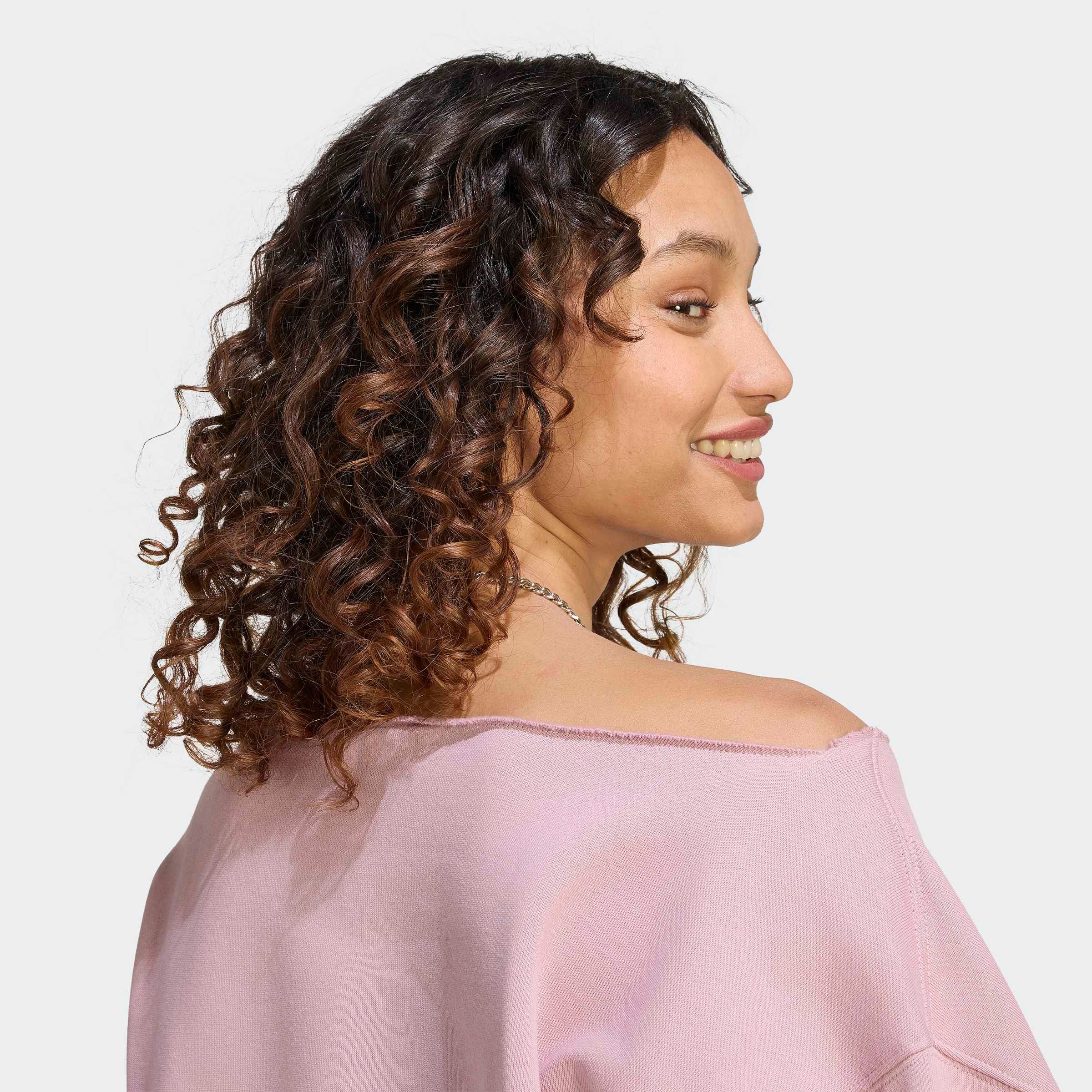adidas Originals Sweatshirt ESS CRW LO mit sportlichem Stil, ohne Verschluss, in normaler Länge