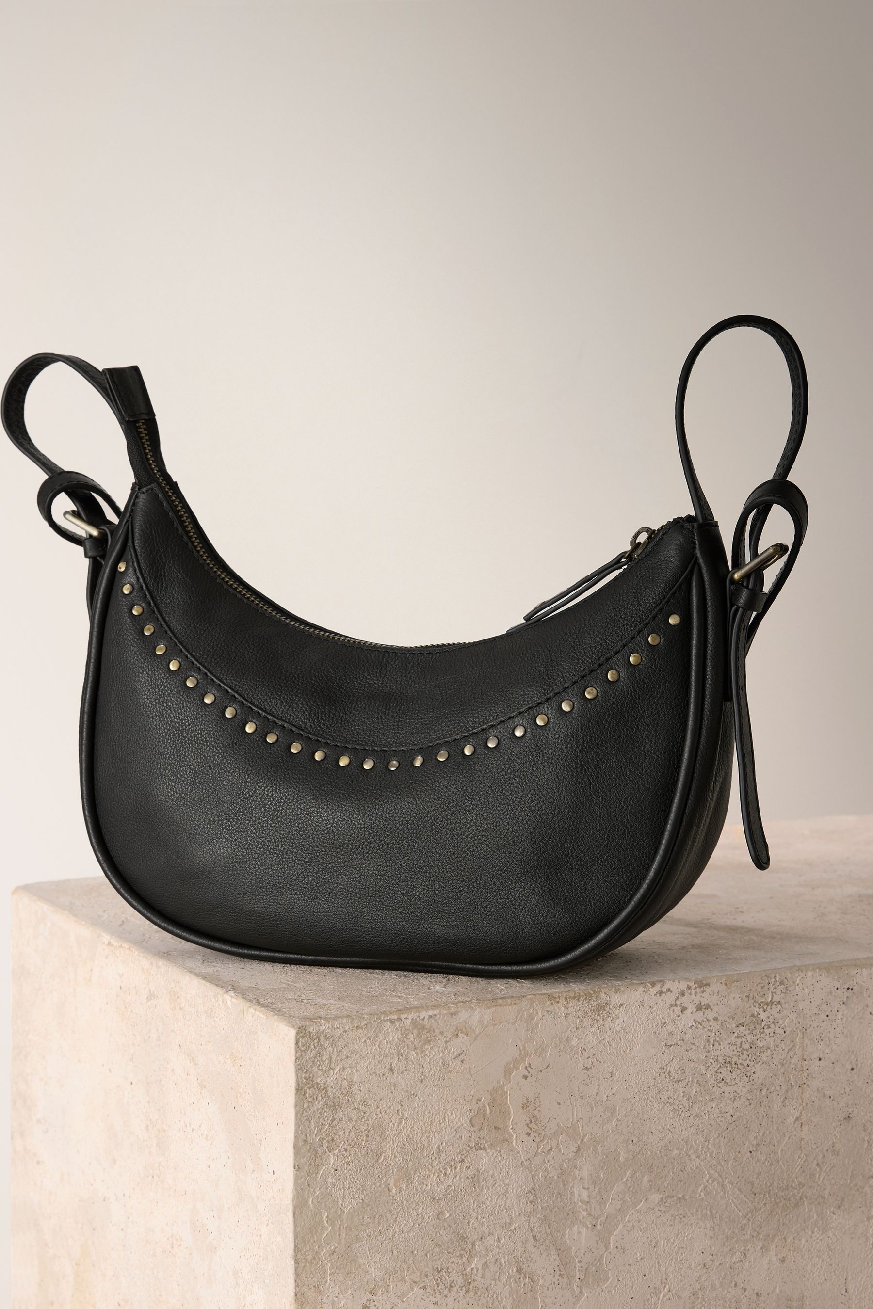 Next Umhängetasche Umhängetasche aus Veloursleder (1-tlg) günstig online kaufen