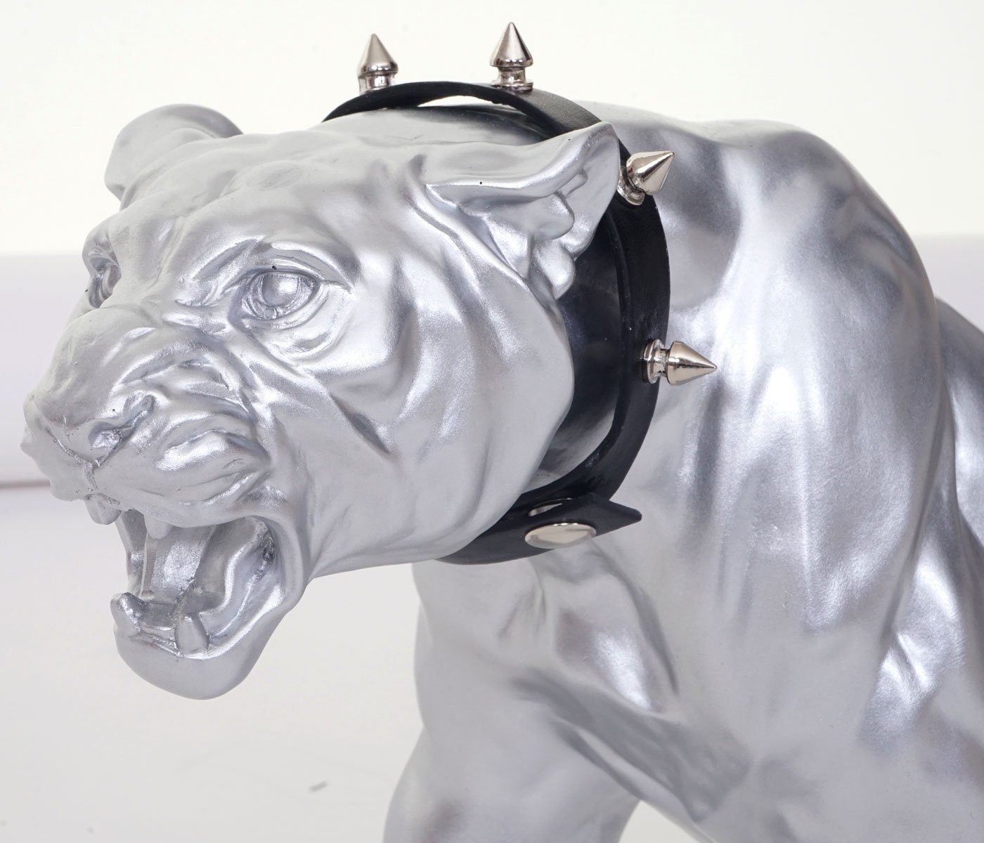 MCW Tierfigur Panther, Indoor/Outdoor-geeignet, Inkl. Halsband Witterungsbeständig, Frostbeständig bis -10° C, silberfarben