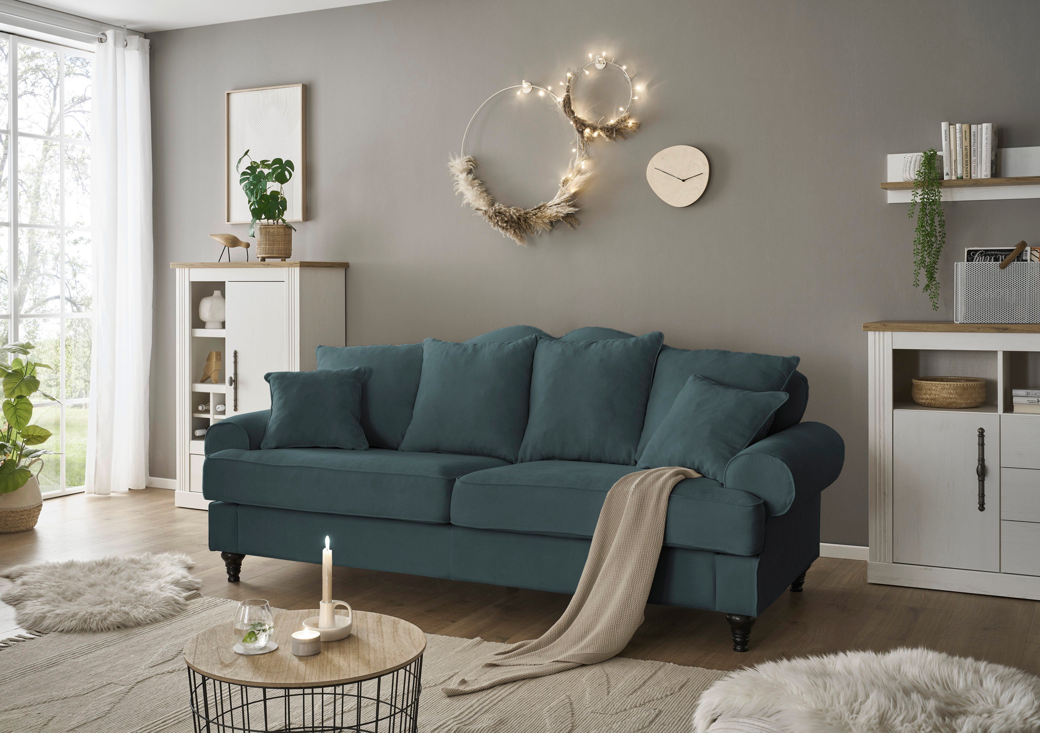 OTTO home 3,5-Sitzer Westminster, Sofa im Landhausstil, Couch mit Zierkissen, Federkern-Polsterung, gedrechselter Fuß, hochwertiger Microfaserbezug