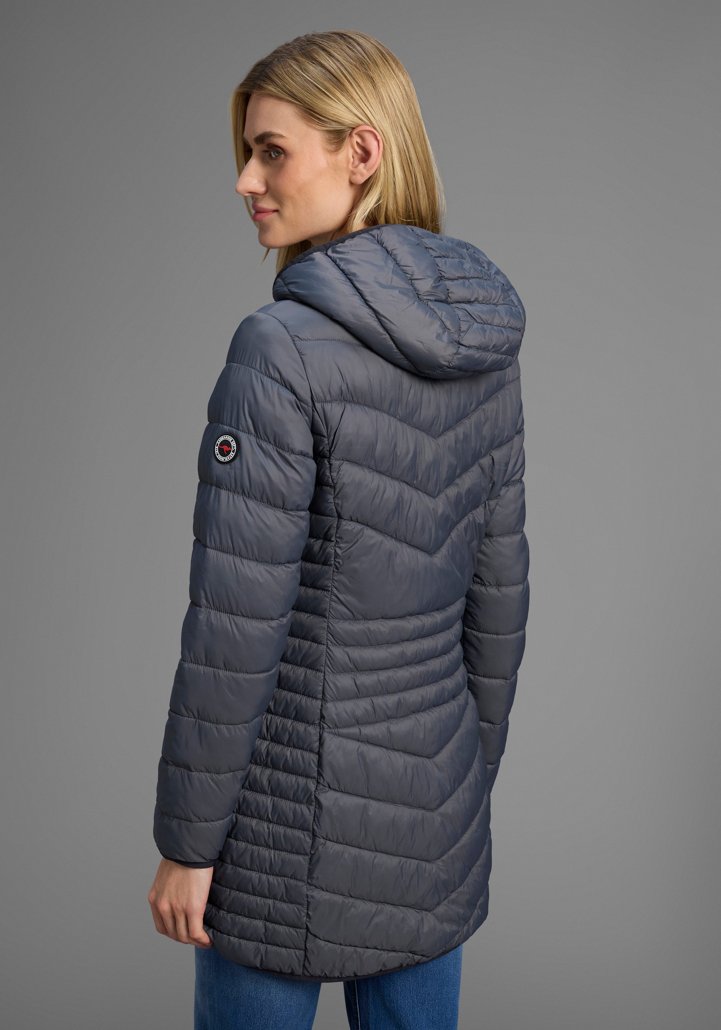 KangaROOS Steppjacke für den Übergang, aus leichtem Webmaterial, figurbetonter Schnitt
