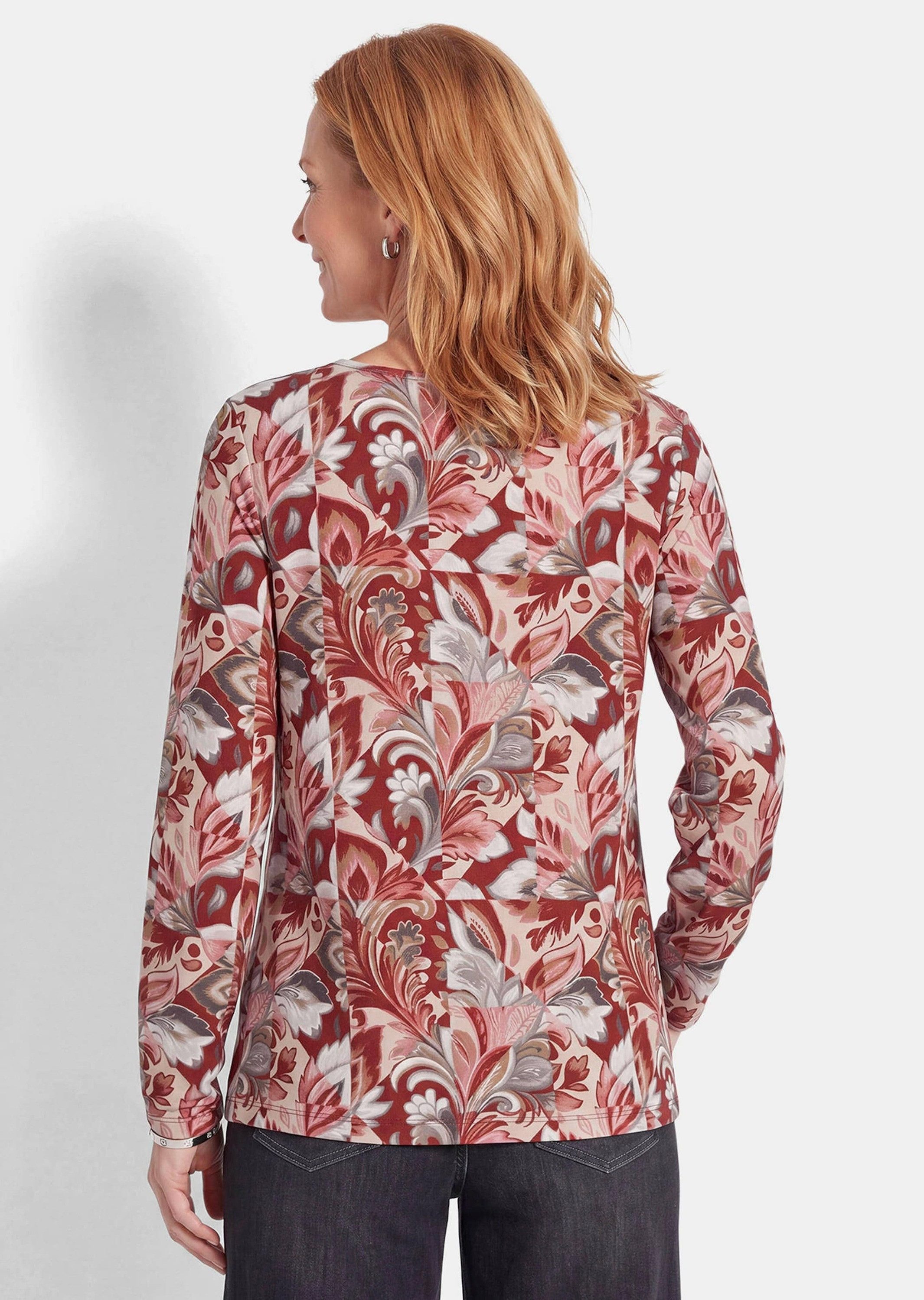 GOLDNER Print-Shirt Jerseyshirt mit Ornament-Druck Elastisches Langarmshirt aus Viskose-Jersey mit U-Boot-Ausschnitt