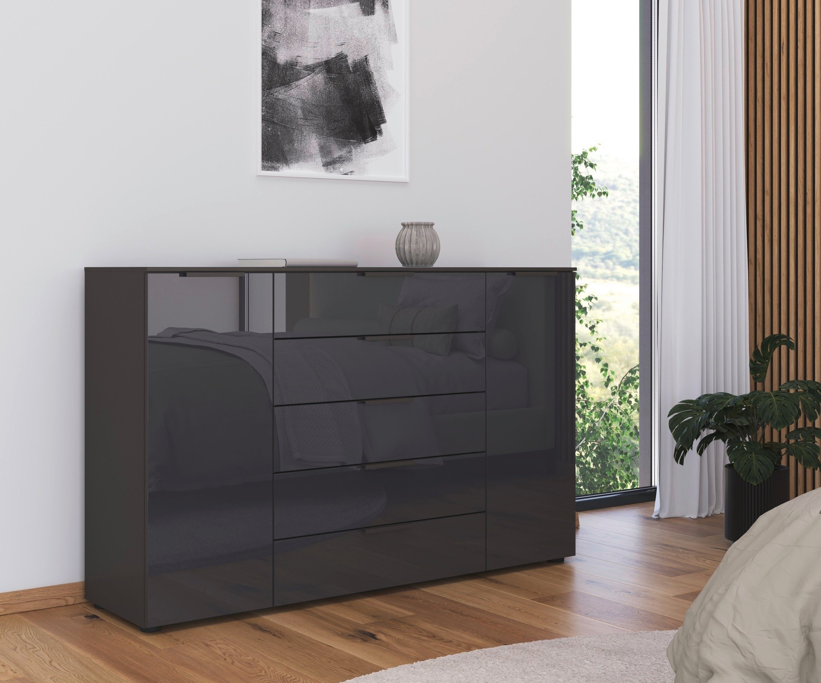 rauch Schubkastenkommode Kommode Türkommode Sideboard Kombikommode FLIPP mit Glasfront (Breite 160/180 cm mit 4 Einlegeböden), 2-trg mit 5 Schubladen und Soft-Close, 2 Breiten MADE IN GERMANY