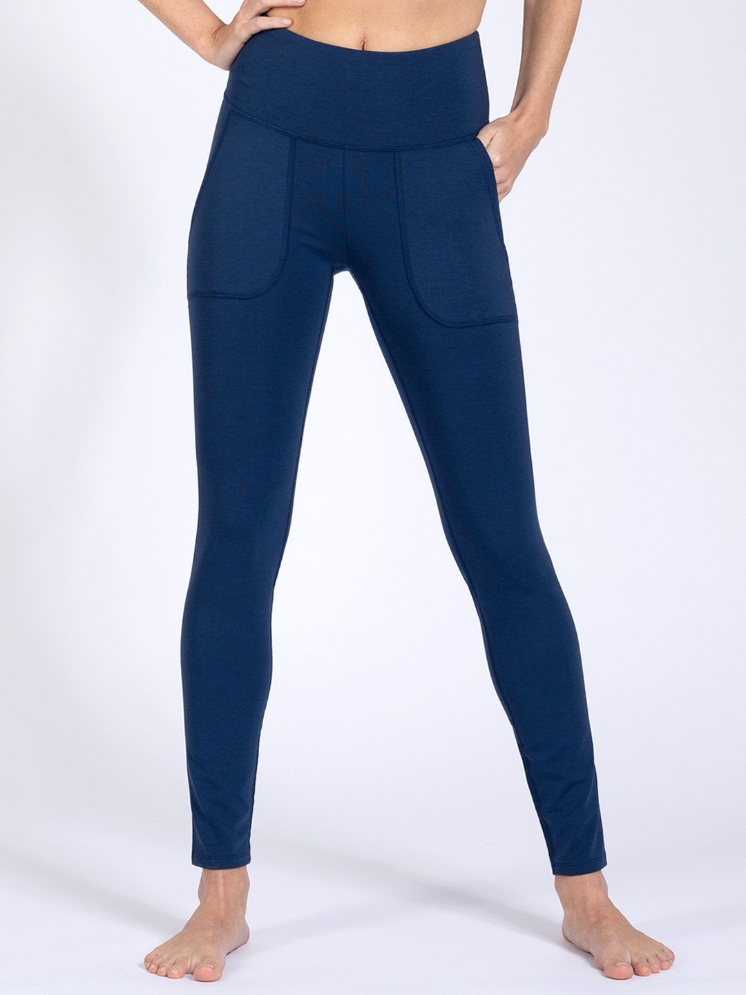 Magadi aus Naturmaterial Taschen weichem blau mit Leggings Kate