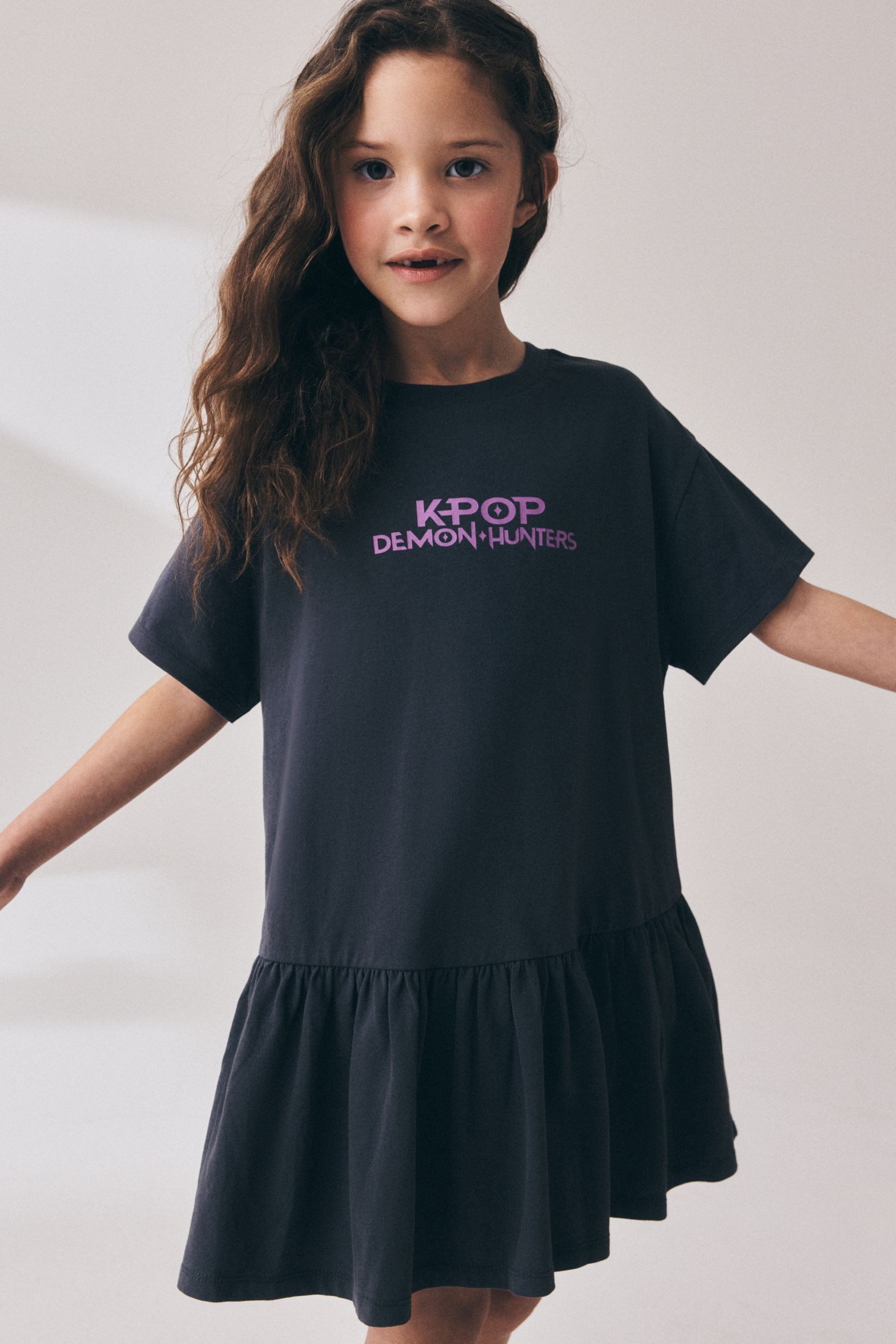 Next Shirtkleid KPOP Demon Hunters T-Shirt-Kleid (1-tlg)