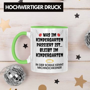 Trendation Tasse Trendation - Schulkind 2022 Lustig Einschulung Mädchen Junge Geschenk Schultüte Tasse Schulstart 1 Schultag Schuleinführung Schulanfang Geschenkidee