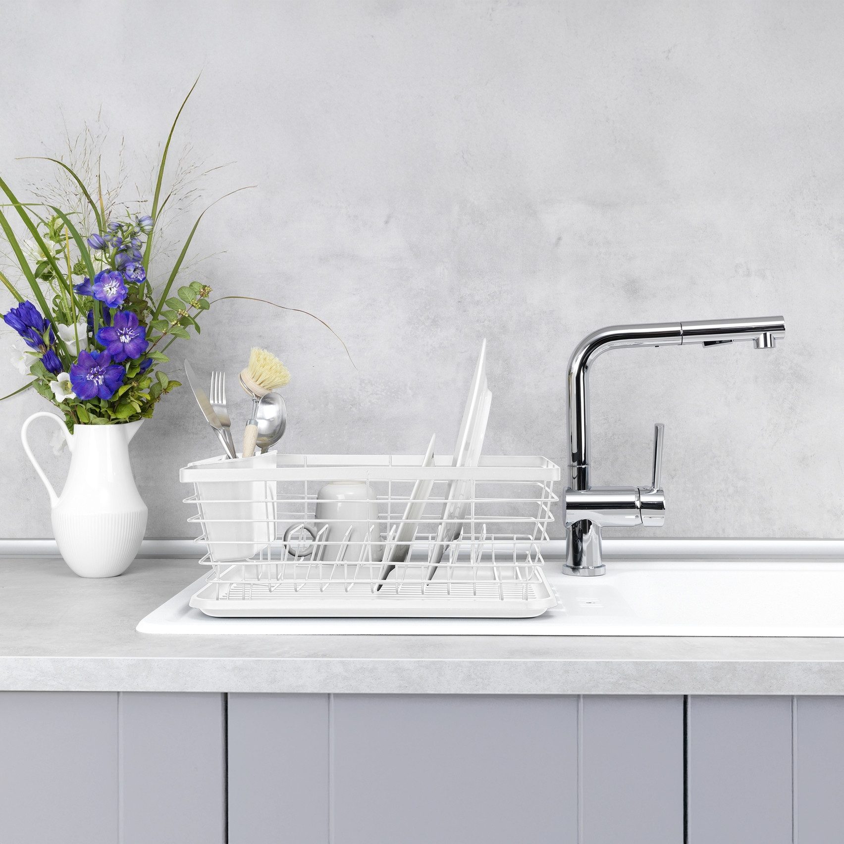 WENKO Geschirrständer Modell Drip, Geschirrabtropfer mit abnehmbarem Besteckkorb und Abtropfschale