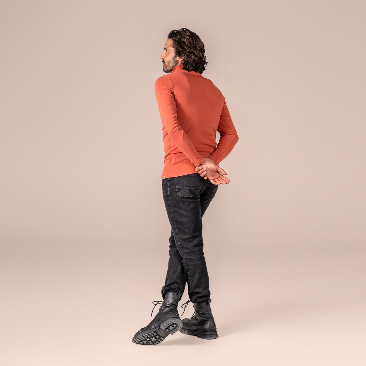 LIVING CRAFTS Rollkragenshirt HELGE Vielseitigkeit Turtleneck-Stil klassischen im Spice