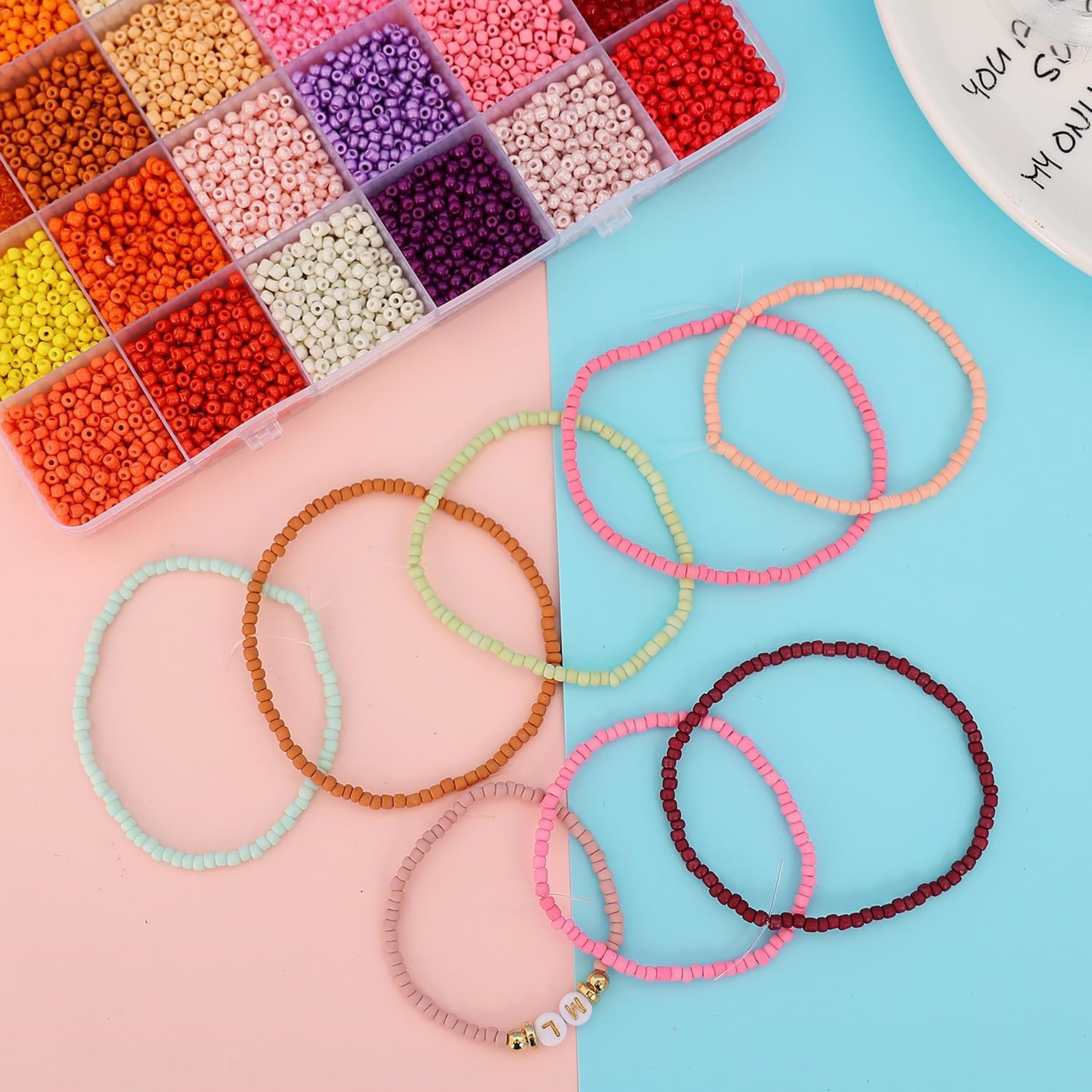 SUOOMAC Perlenarmband Set DIY Perlenset 16000 tlg. 3mm 48 Farben (DIY Schmuckherstellungsset mit Zubehör & Werkzeug, 16000-tlg., 48 Farben Perlenmix mit Zubehör & Anhängern in Sortierbox), 48 Farben, viele Anhänger, umfangreiches DIY-Zubehör