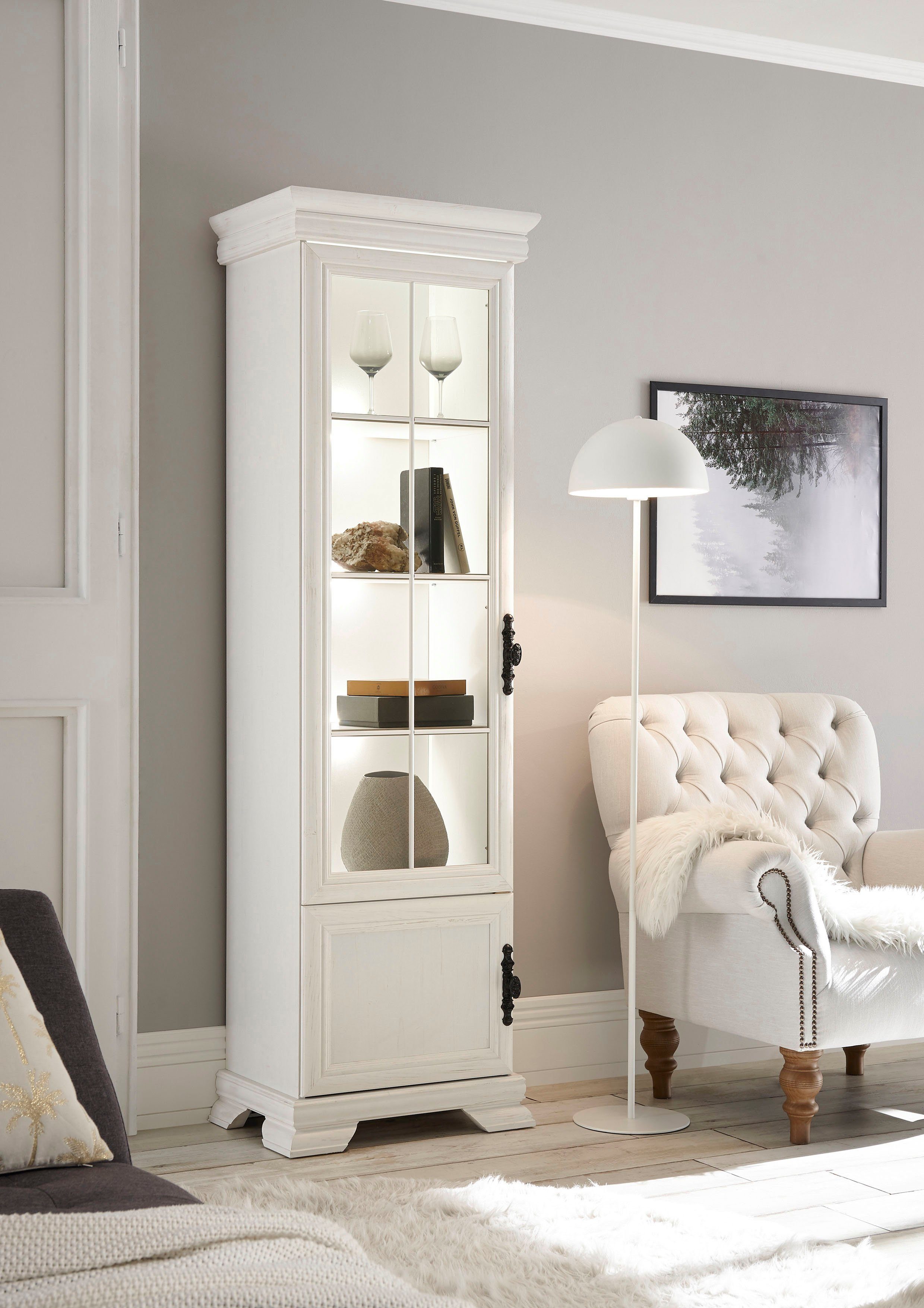 OTTO home Vitrine Royal, Standvitrine, eleganter Vitrinenschrank, Glasvitrine im Laushausstil, ausreichend Stauraum, Metallgriffe, 192 cm hoch