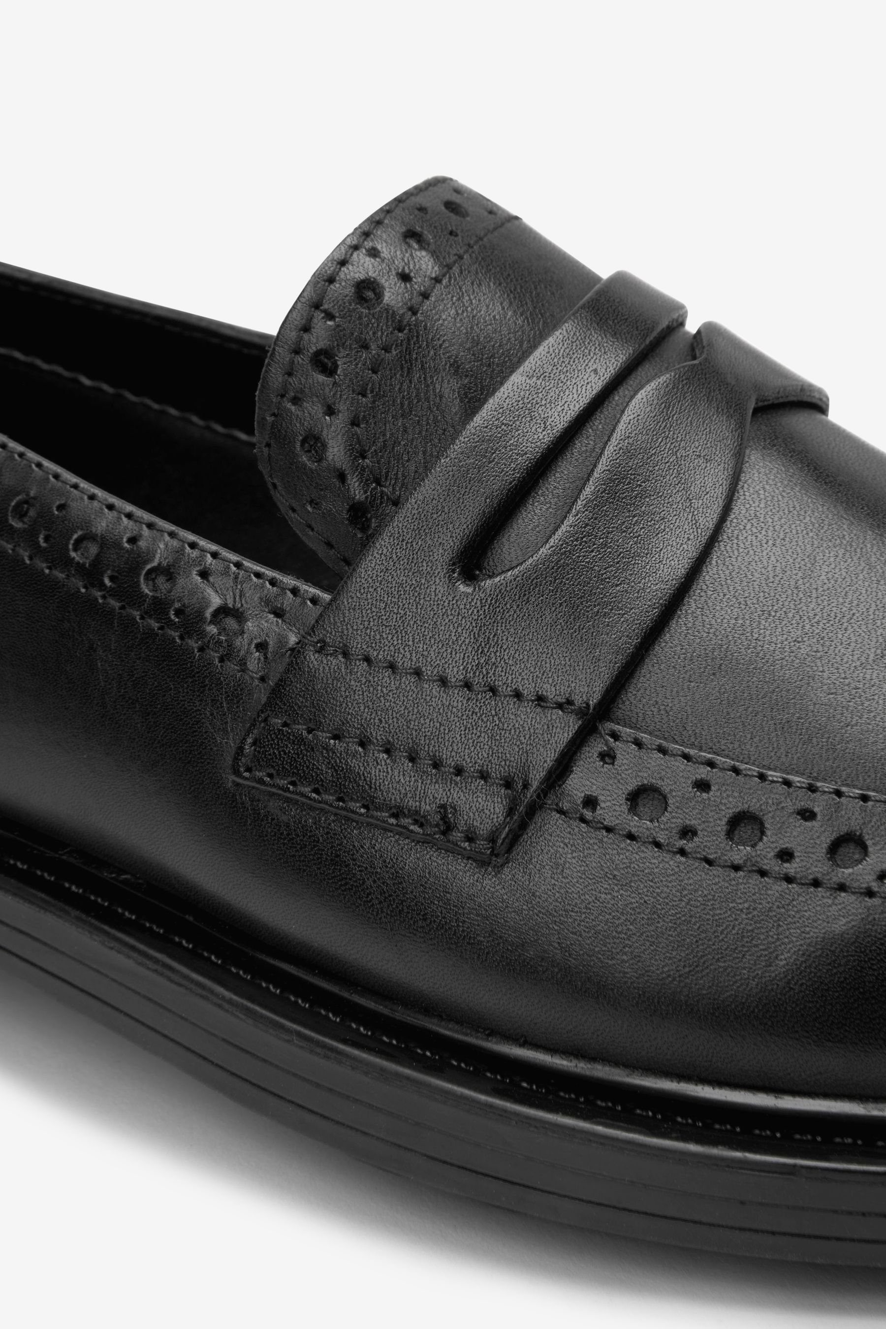 Lederloafer Next Black Brogue-Details Loafer mit Forever (1-tlg) Comfort®