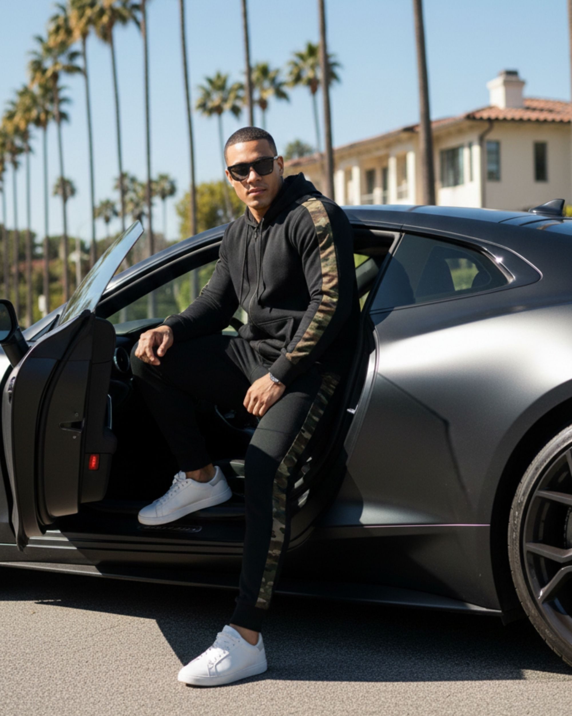 L.gonline Freizeitanzug Herren Jogginganzug zweifarbig sportlich mit Streifen, 526 (Kapuzenjacke mit Reißverschluss, Hose, 2-tlg), Fitness Freizeit Casual