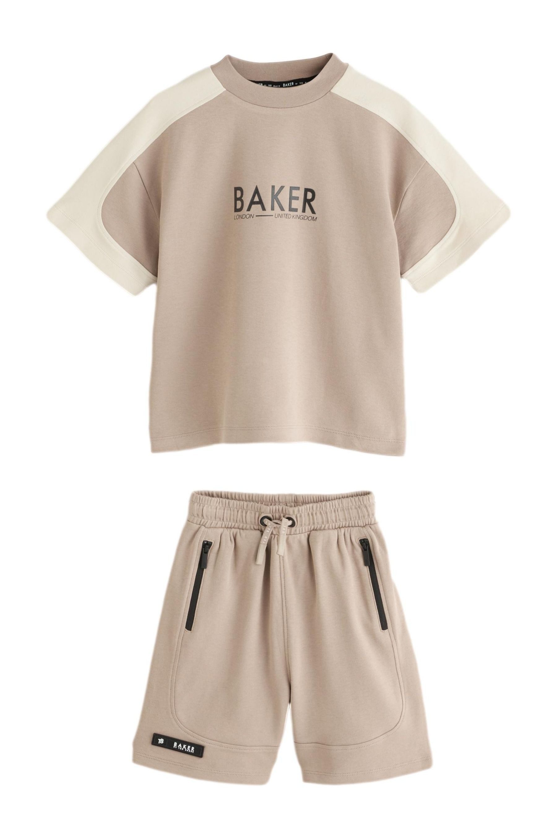 T-Shirt & Shorts Baker by Ted Baker Oversized-T-Shirt und Shorts