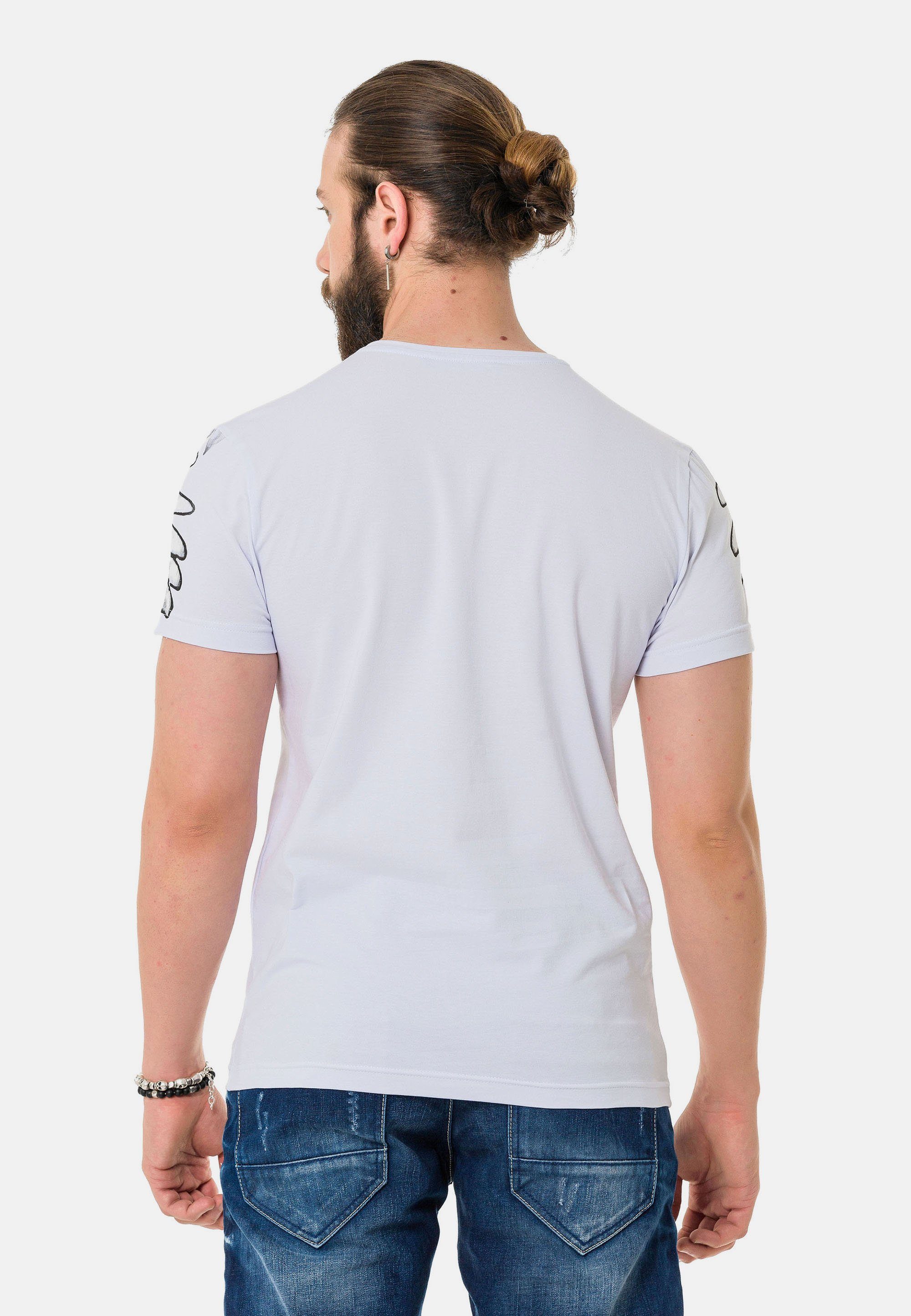 Cipo T-Shirt Baxx in rockigem Look & weiß