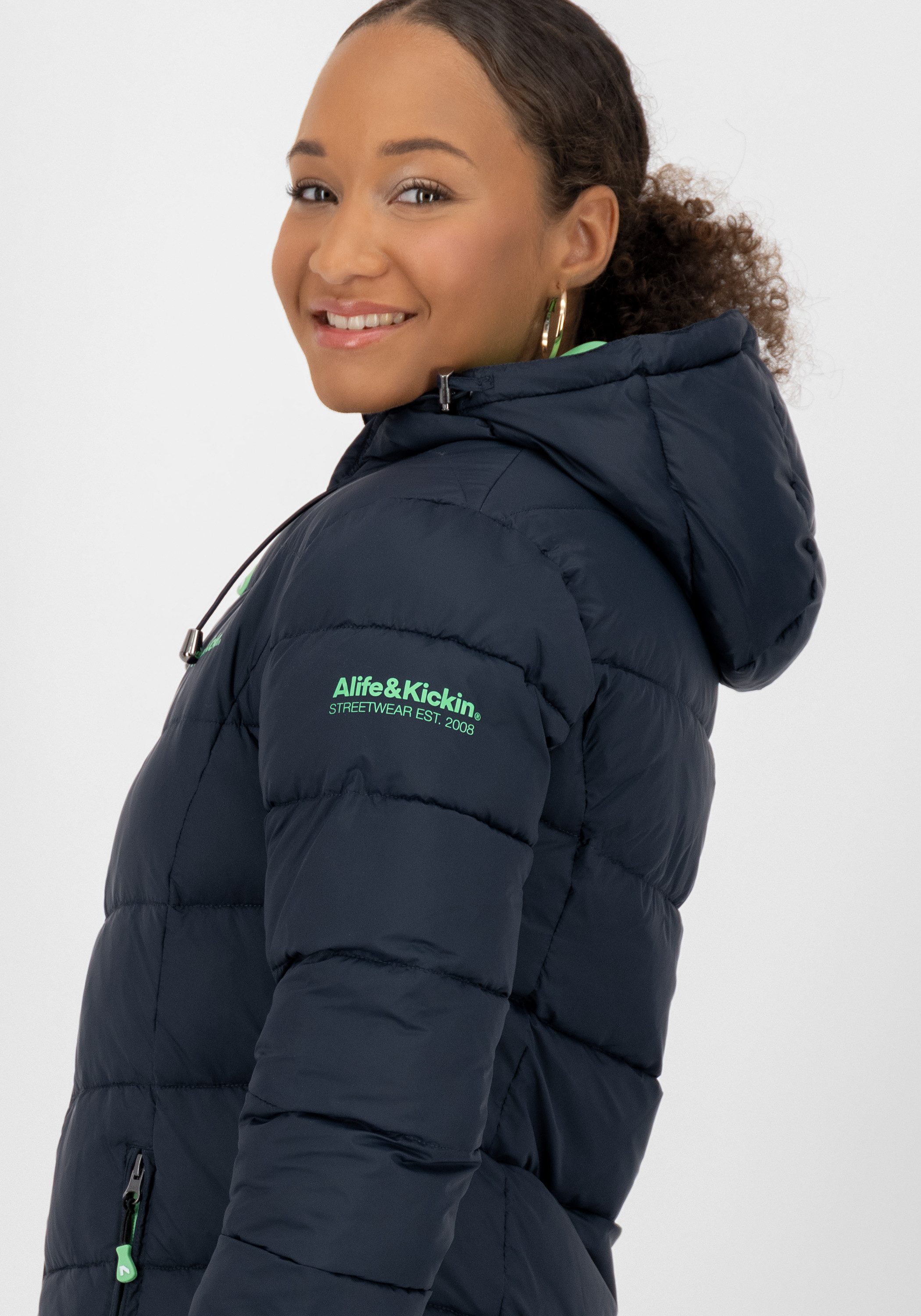 Alife & Kickin Steppjacke AndriaAK leichte, taillierte Übergangsjacke mit breiter Steppung und Kapuze – Bild 4 von 5