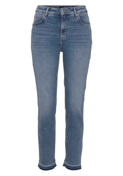 BOSS ORANGE 5-Pocket-Jeans Jackie Mid Rise Mid Waist, mittlere Leibhöhe Premium Denim Jeans mit BOSS Leder-Badge