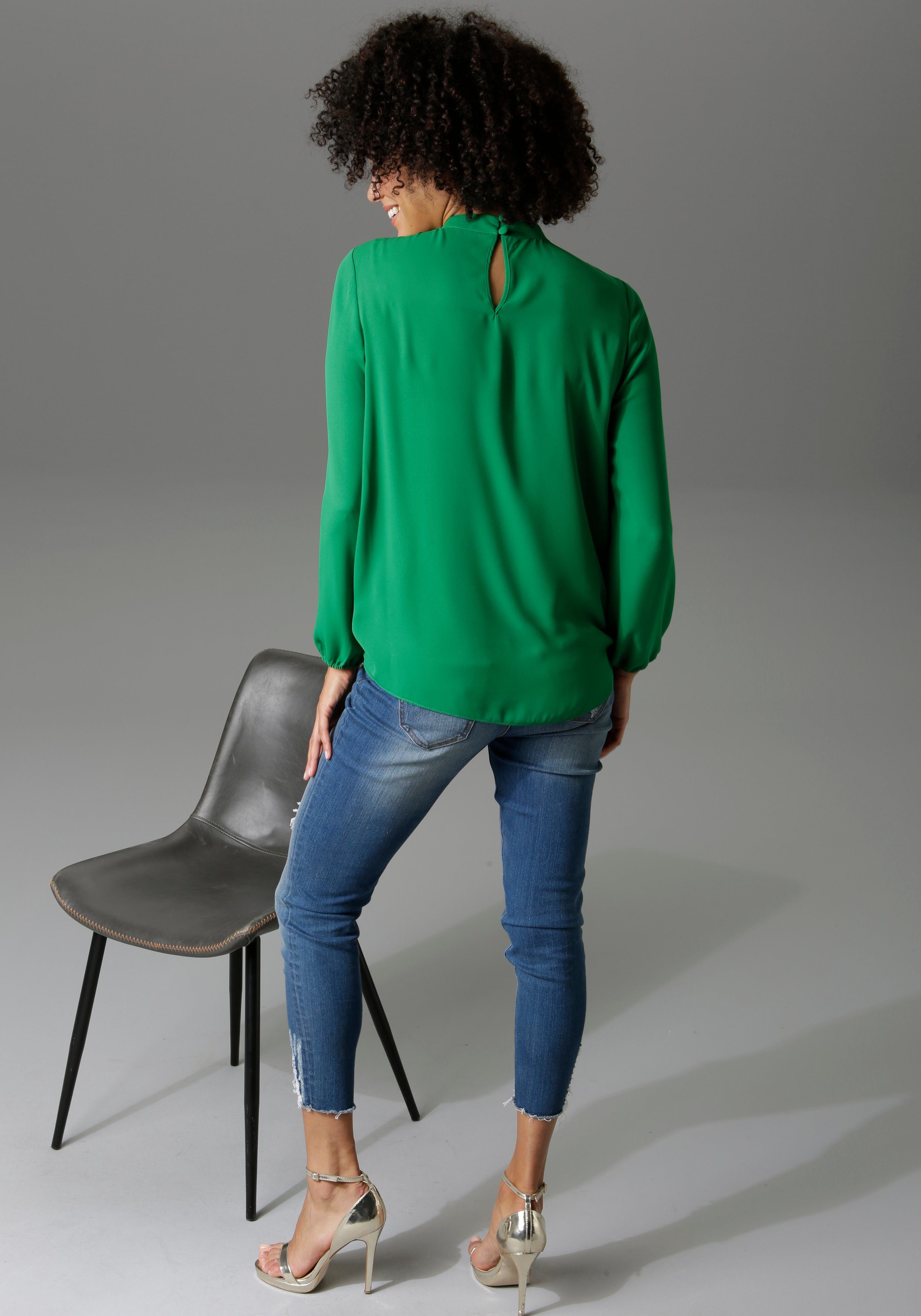 Aniston CASUAL Langarmbluse mit kleinem Volant im Vorderteil günstig online kaufen
