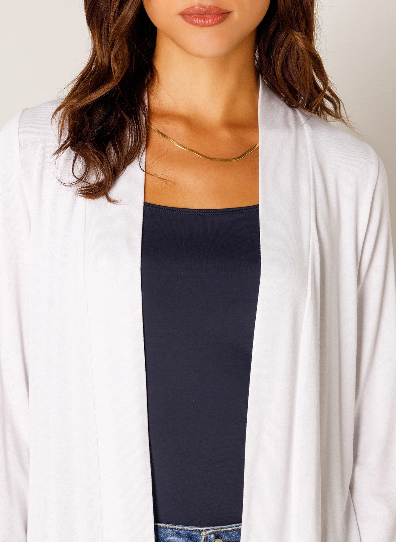 Base Level Strickjacke Yayla In elastischem Feinstrick