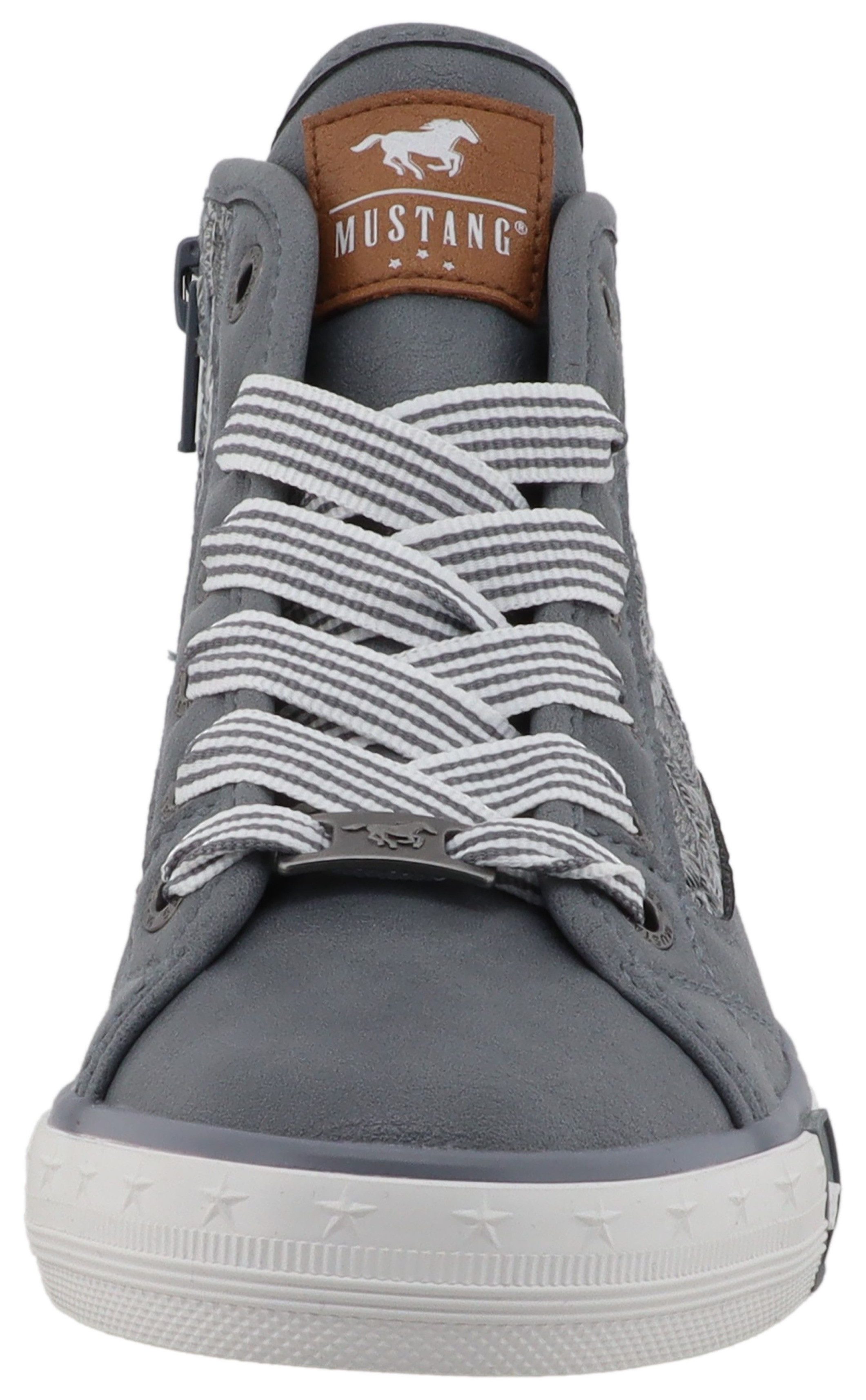 Mustang Shoes Gaspare Sneaker Schnürboots, Freizeitschuh mit hübscher Blüenstickerei – Bild 3 von 5
