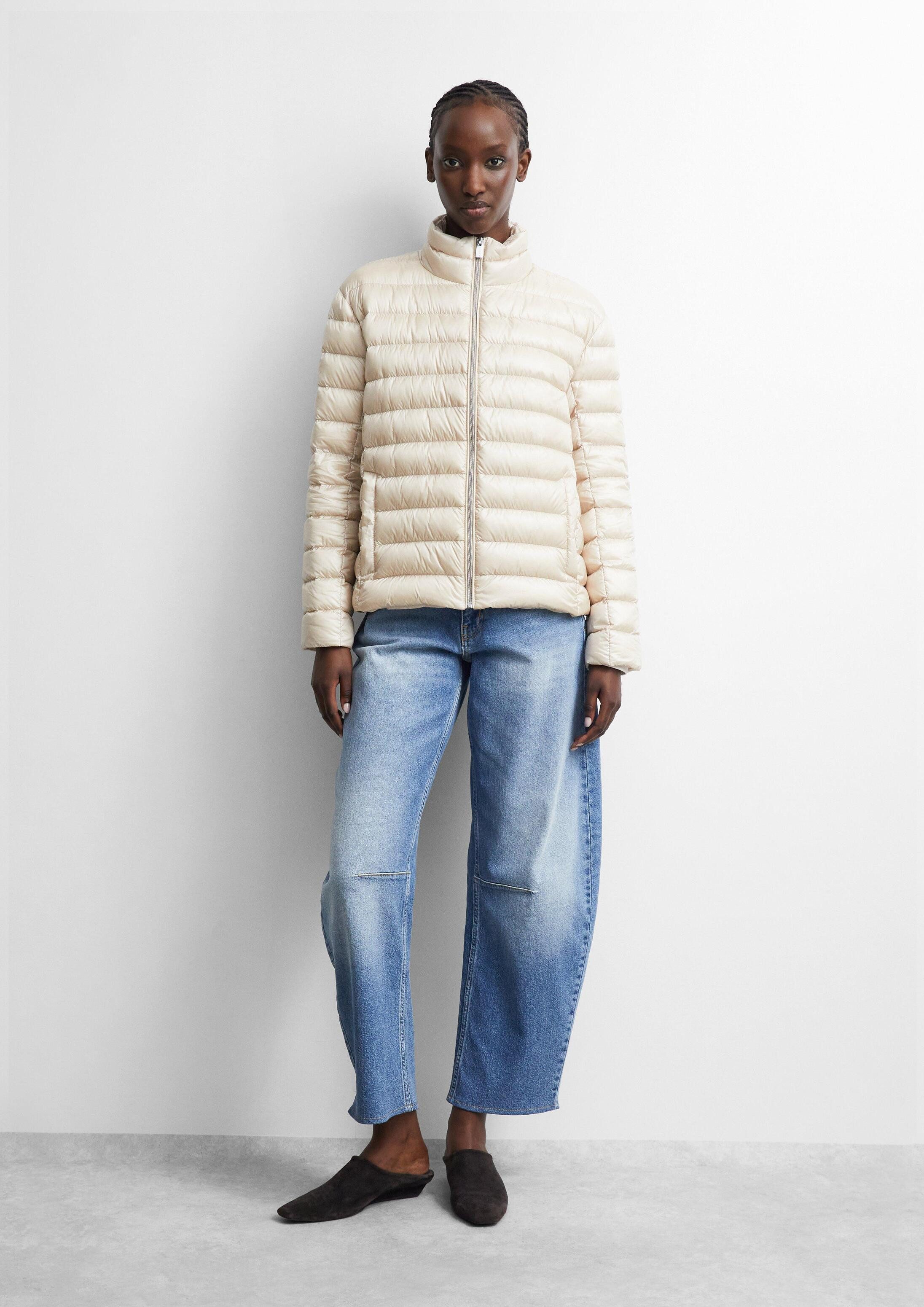 comma Winterjacke Outdoor-Jacke Leichte Daunenjacke mit integrierter Packtasche – Bild 5 von 5