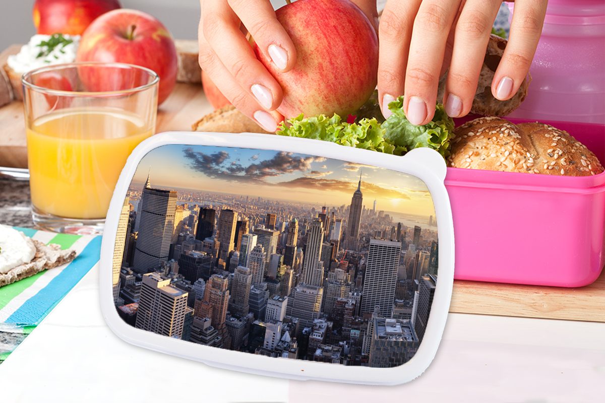MuchoWow Lunchbox New York - - rosa Brotdose Skyline für Brotbox Snackbox, (2-tlg), Kunststoff Kinder, Mädchen, Erwachsene, Wolken, Kunststoff
