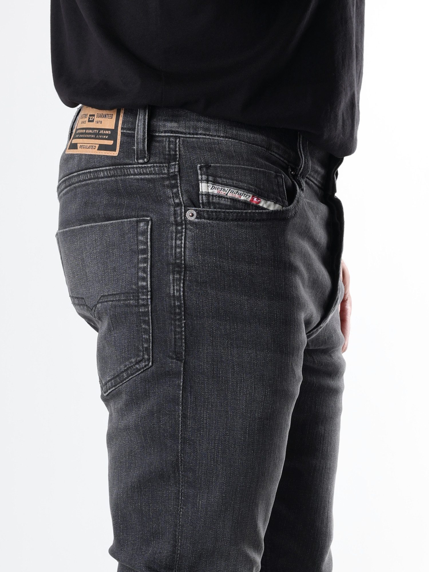 Diesel Skinny-fit-Jeans Schmale Röhrenjeans - TEPPHAR-X Leichter Denim, hoher Stretch