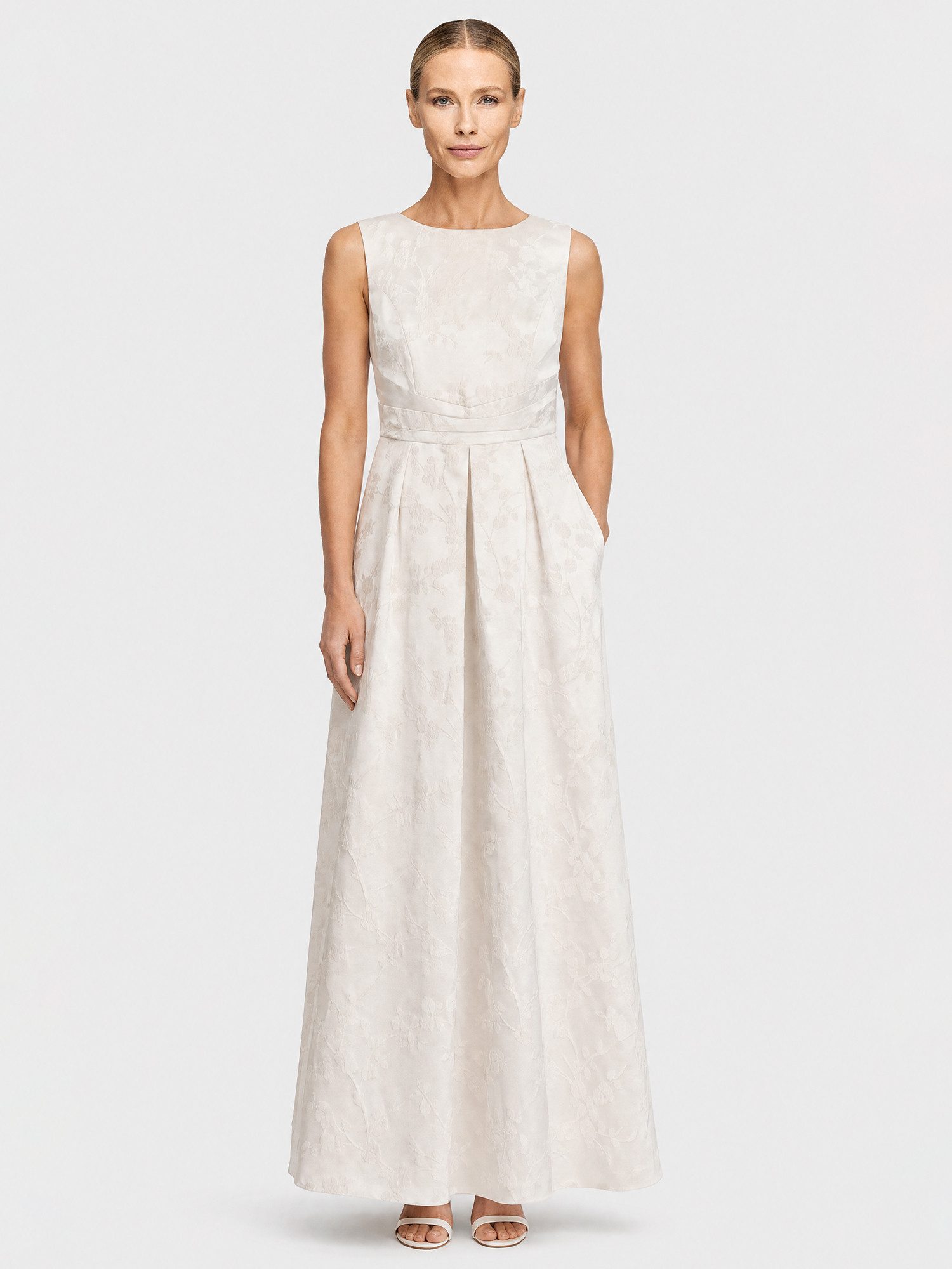 Apart Abendkleid mit Blütendessin