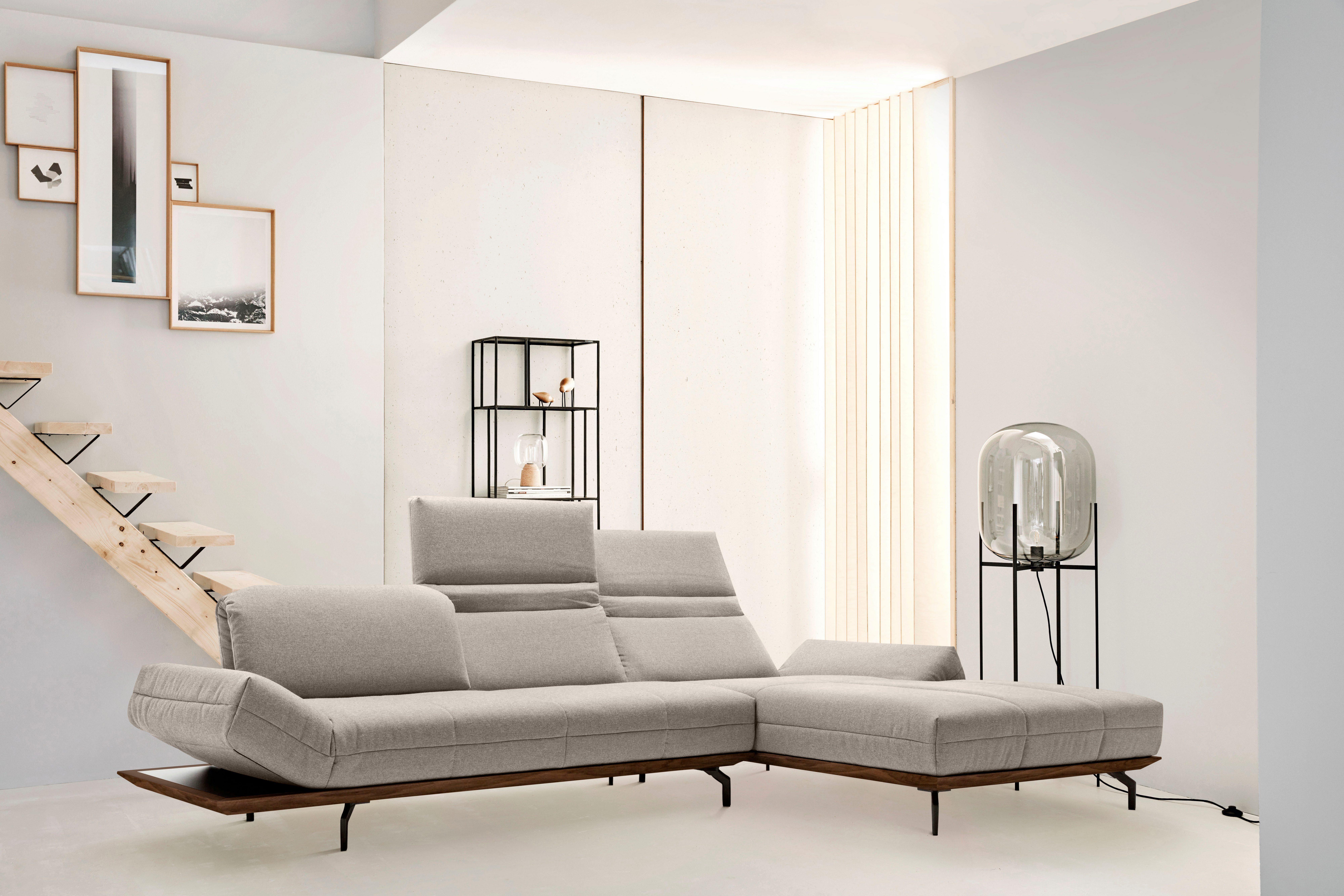 Creation BY ROLF BENZ Ecksofa CR.420, Designecksofa, L-Form, in 2 Qualitäten, Holzrahmen in Eiche Natur oder Nußbaum, Breite 293 cm