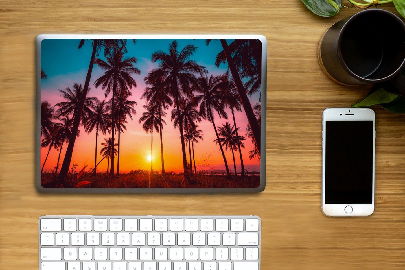 Thumbnail - MuchoWow Laptop-Aufkleber Palme - Sonnenuntergang - Horizont - Strand - Orange - Rosa