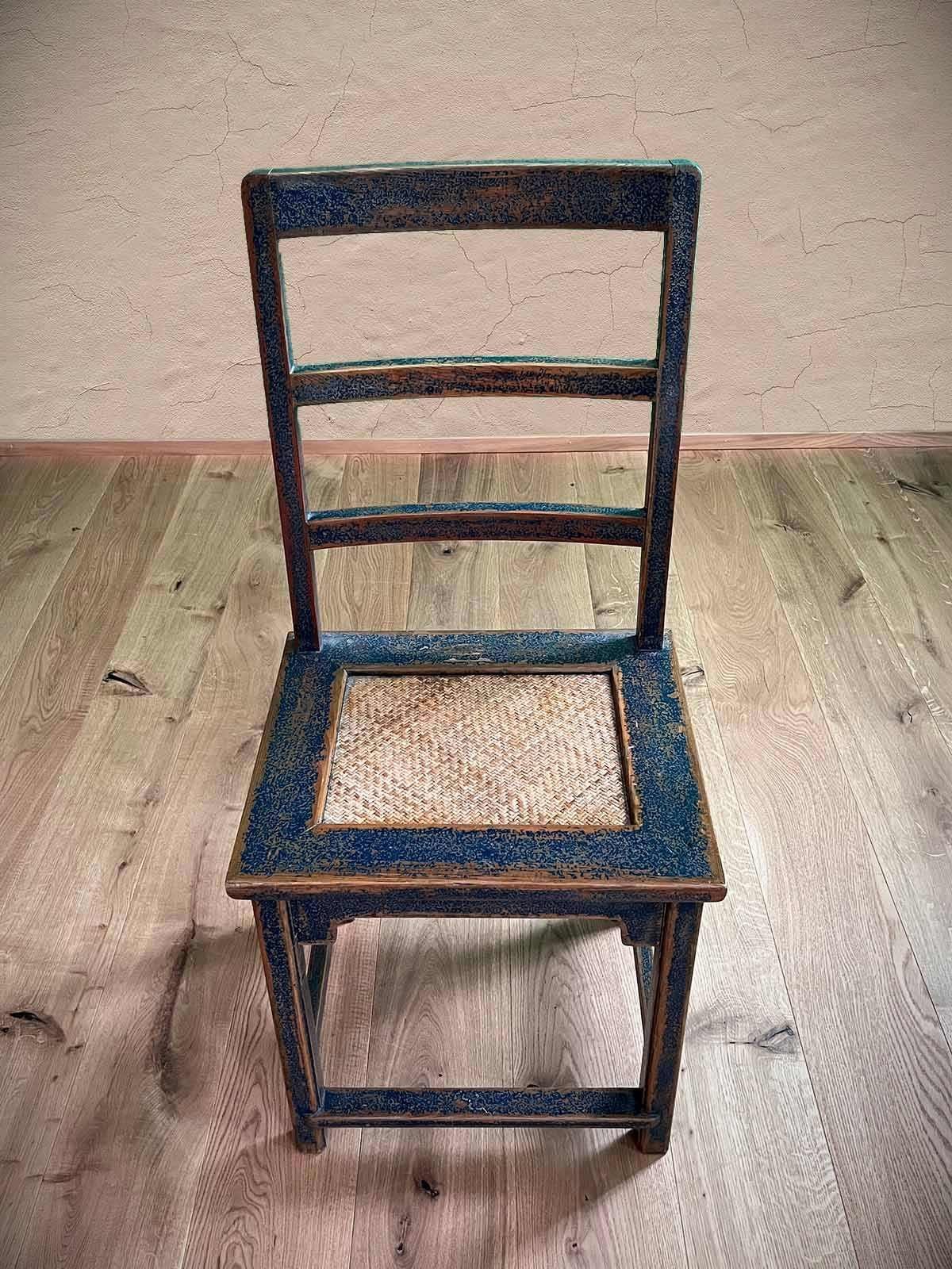 Holz China Asien Sitzfläche Vintage Stuhl LifeStyle mit Rattan 4-Fußstuhl