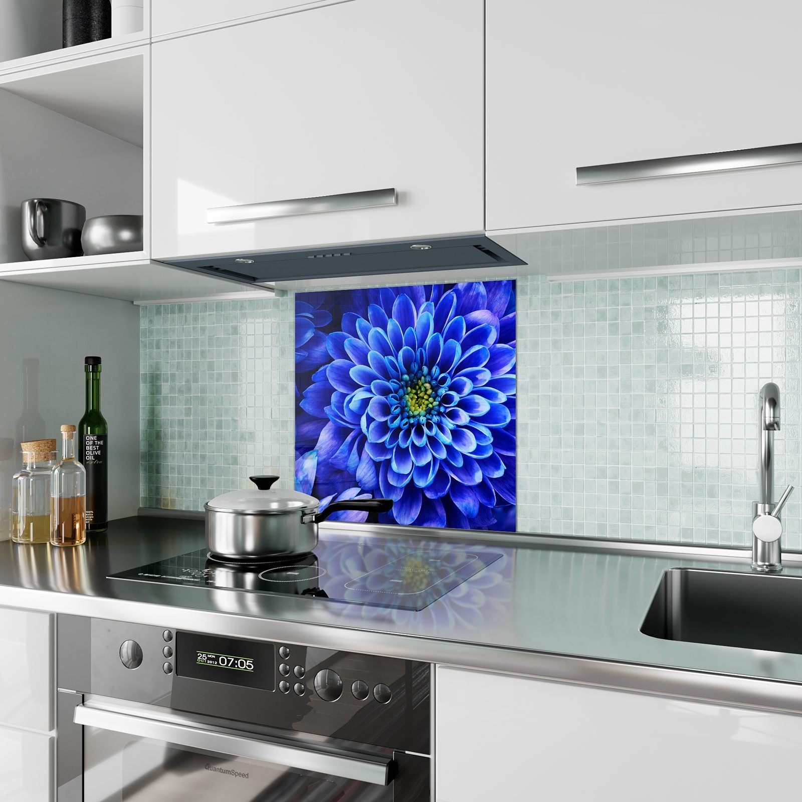 Primedeco Küchenrückwand Blaue Nahemn Glas Motiv Blume mit Spritzschutz von Küchenrückwand