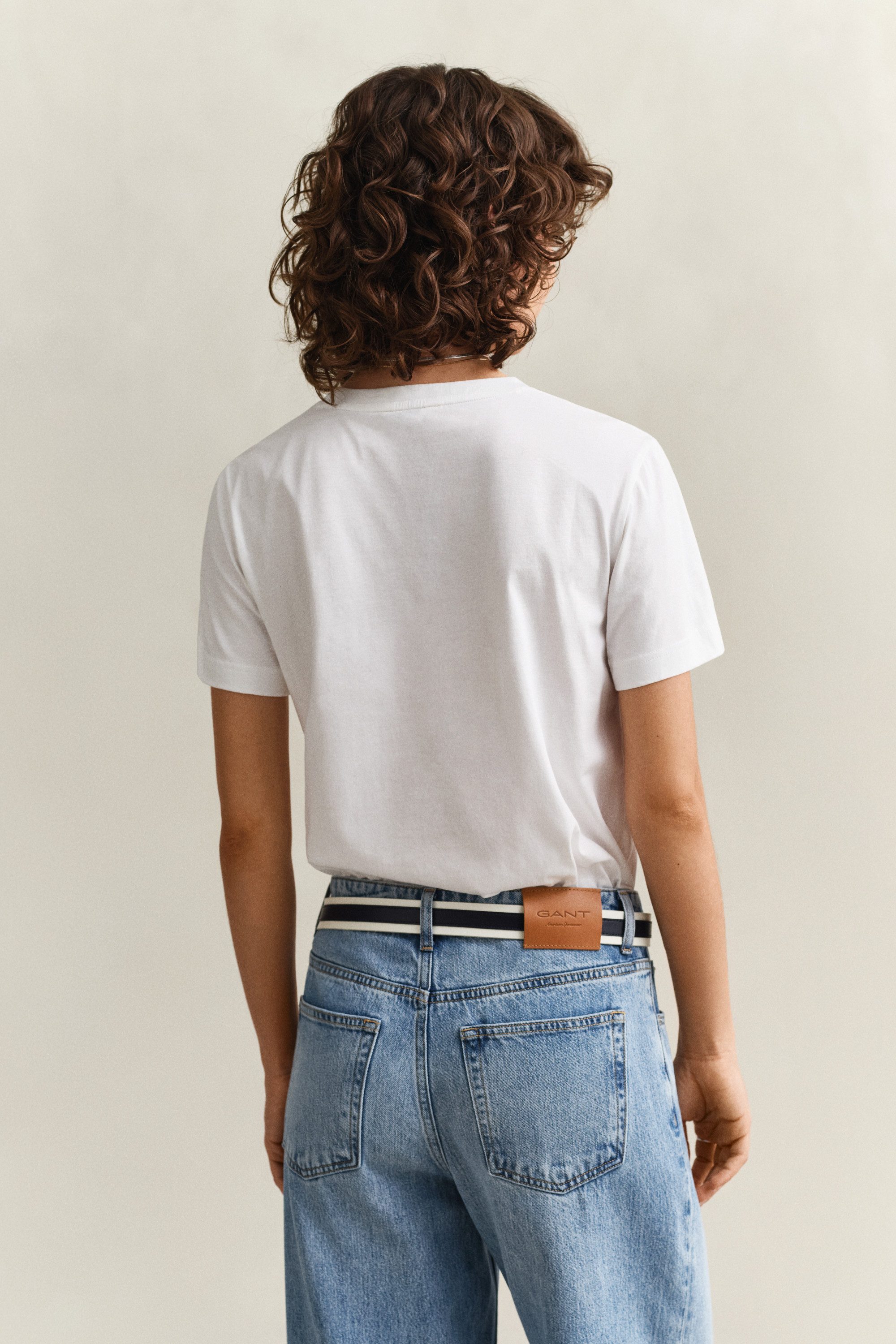 Gant T-Shirt REG TONAL SHIELD SS T-SHIRT Rundhals, Ton in Ton Stickerei