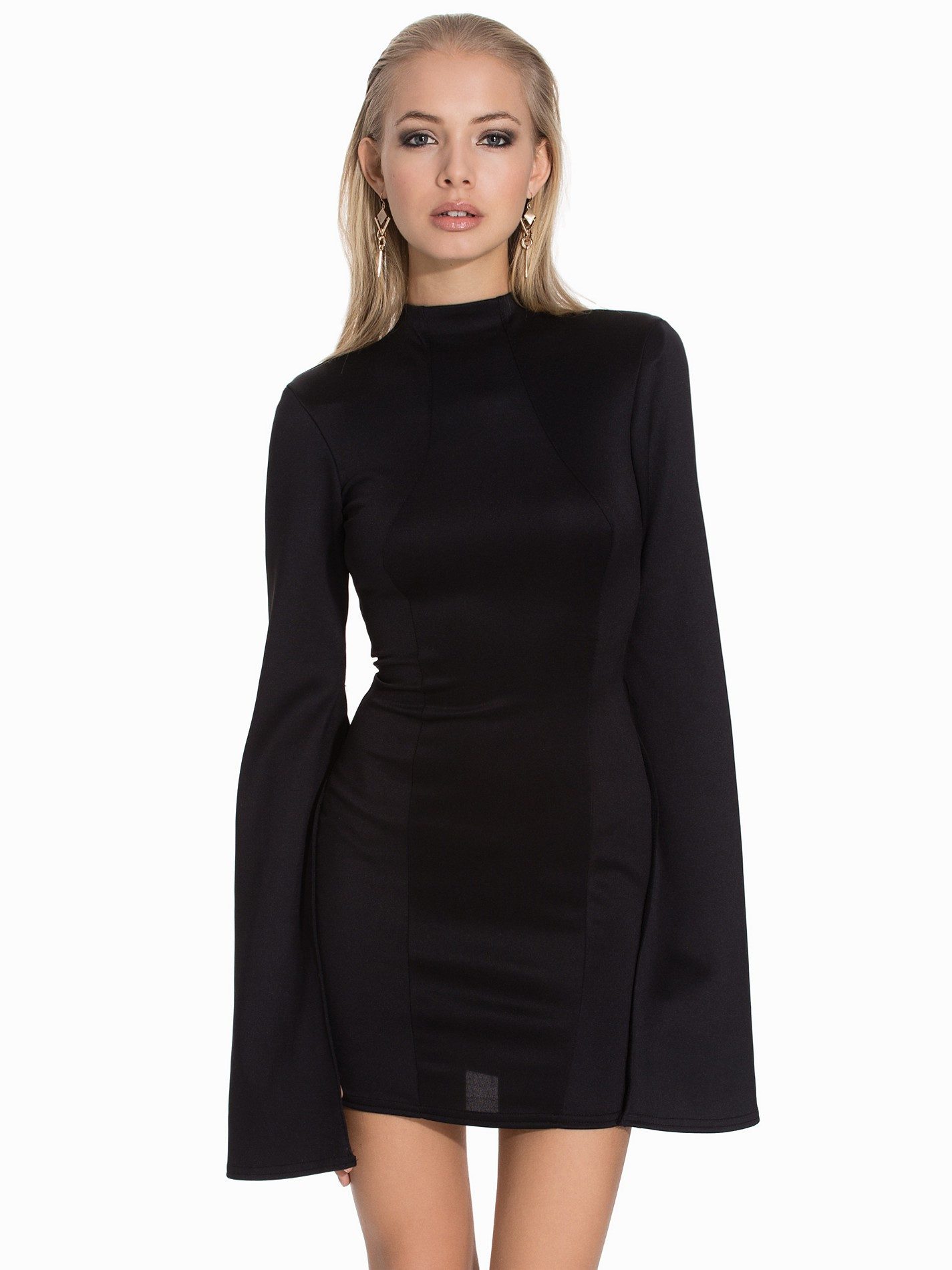 Minikleid Schwarzes Minikleid mit aufgeschnittenen Ärmel John Zack L