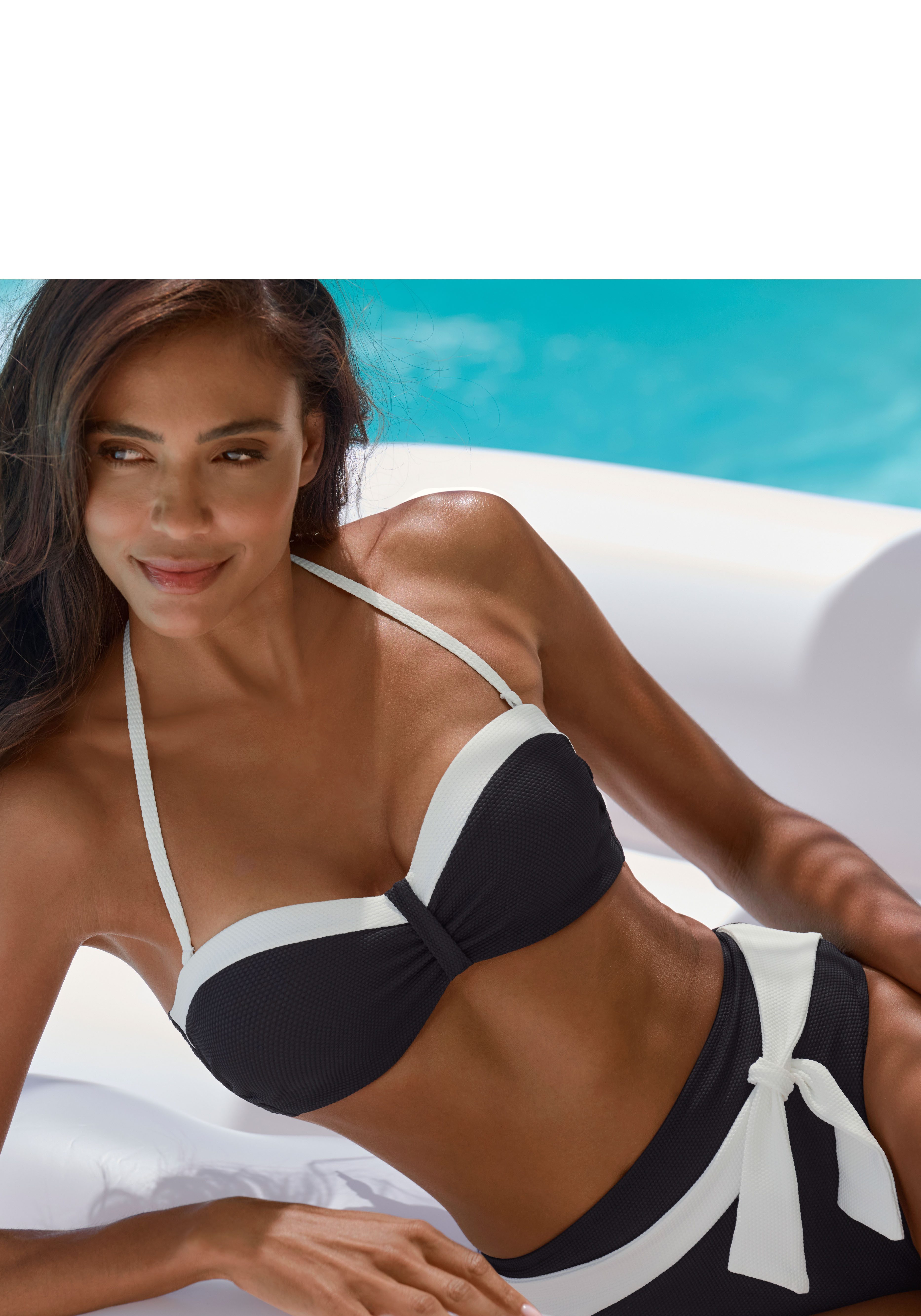 LASCANA Bügel-Bandeau-Bikini-Top Chic, aus eleganter Strukturware